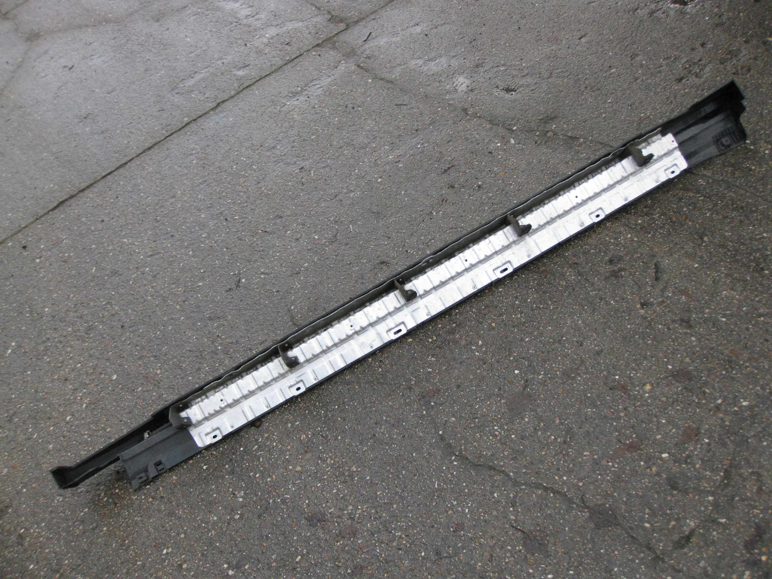MERCEDES-BENZ E-class W212 KOMBI threshold left moulding A2126900740L