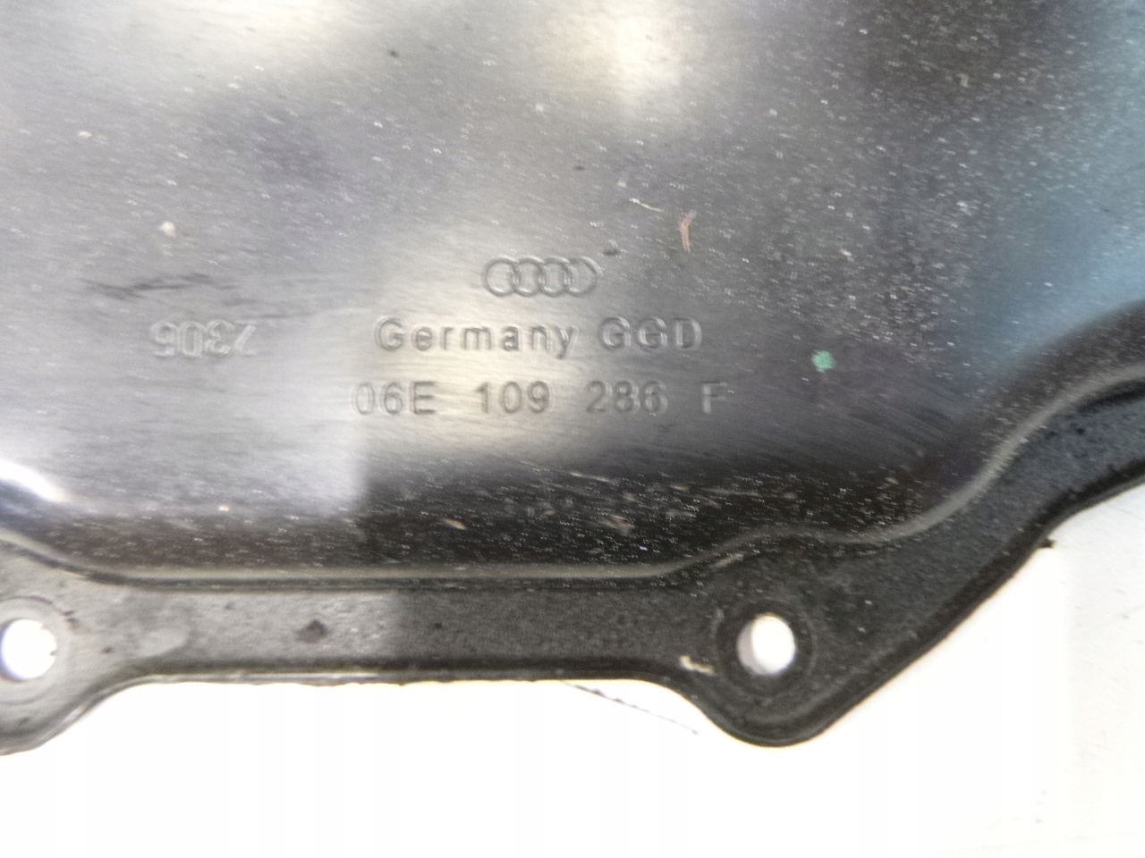 BLENDE ABDECKUNG DES ZAHNRADS AUDI A6 C6 3.2FSI 06E109286F AUK