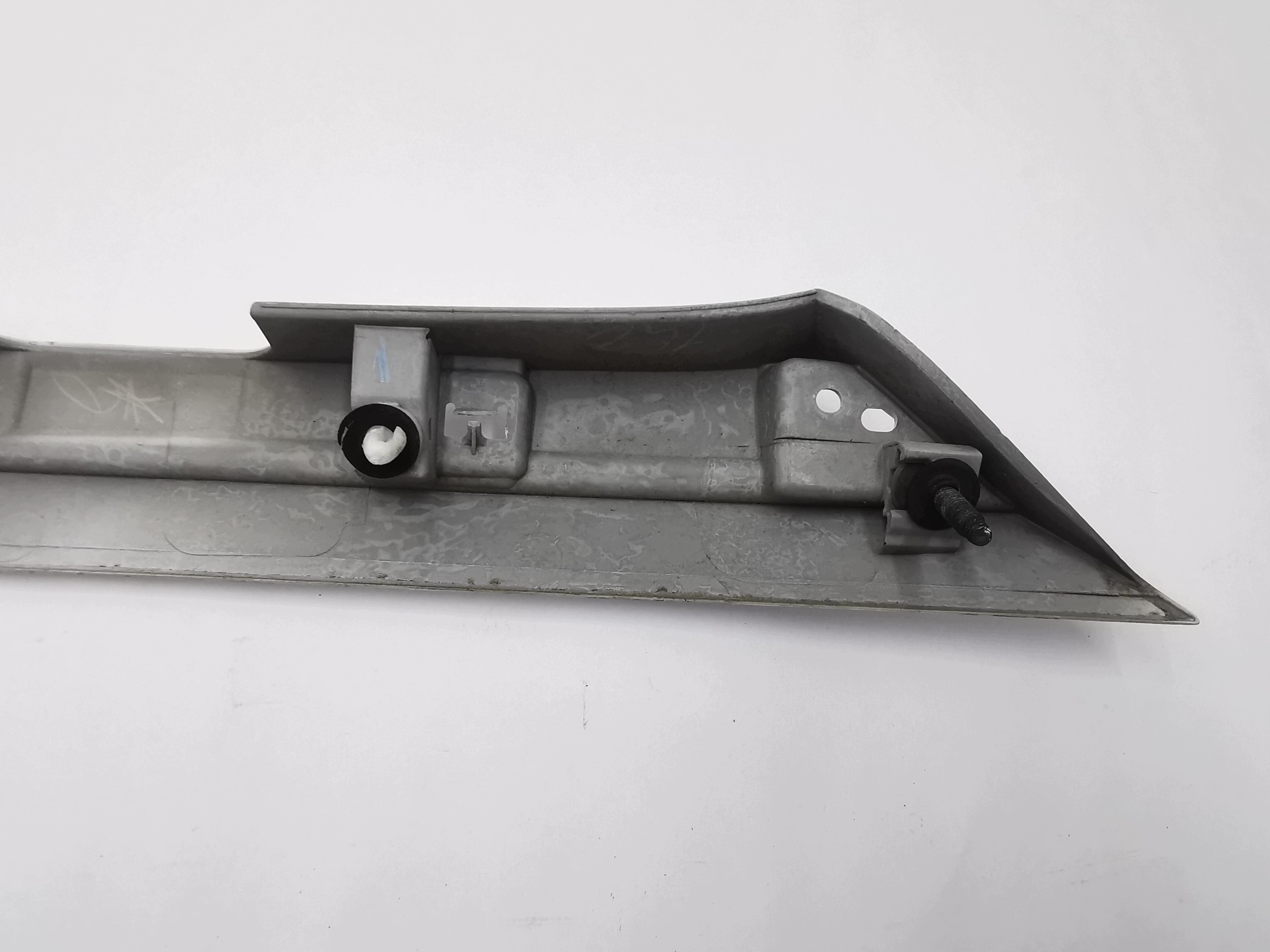 moulding cap bonnet rear part TOYOTA COROLLA E16 / 76881-02E60