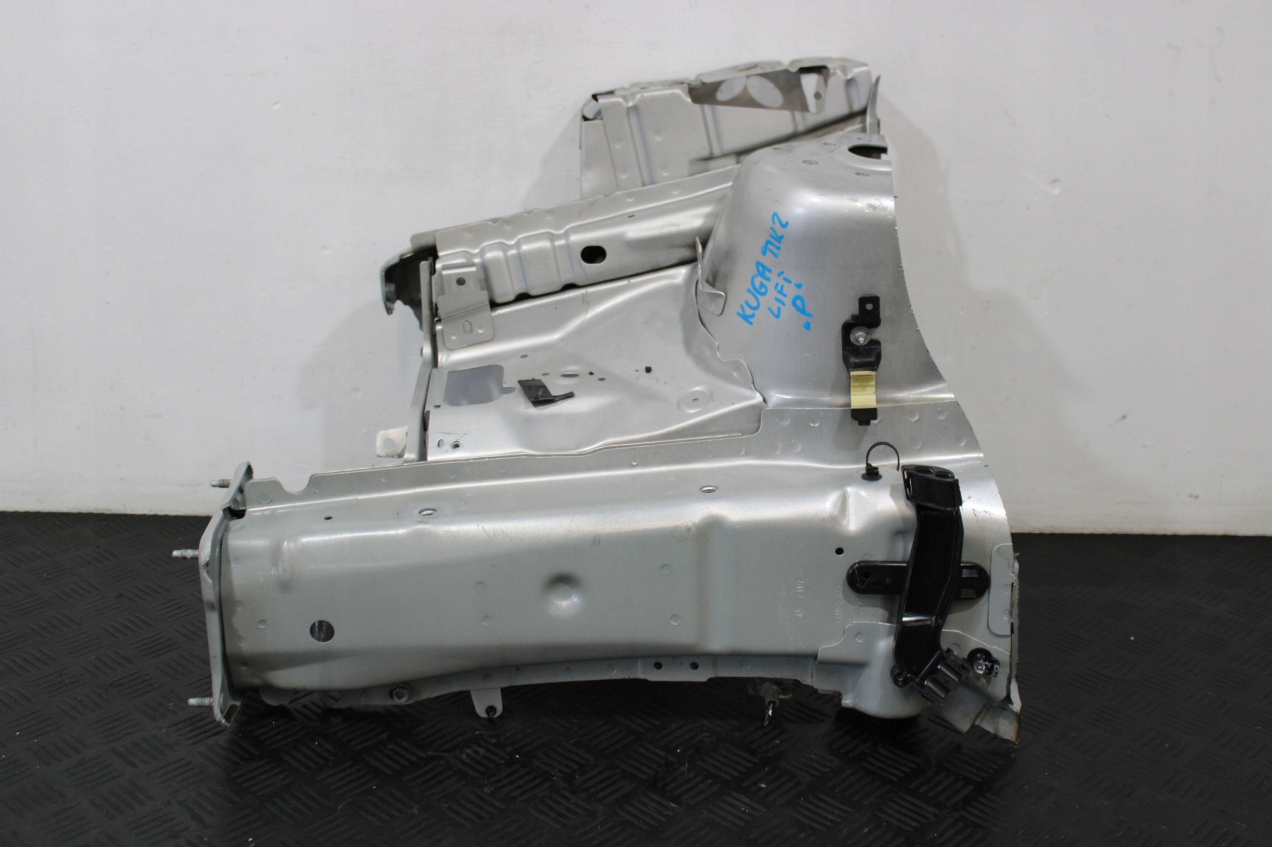 quarter quarter FARTUCH right front FORD KUGA MK2 LIFT