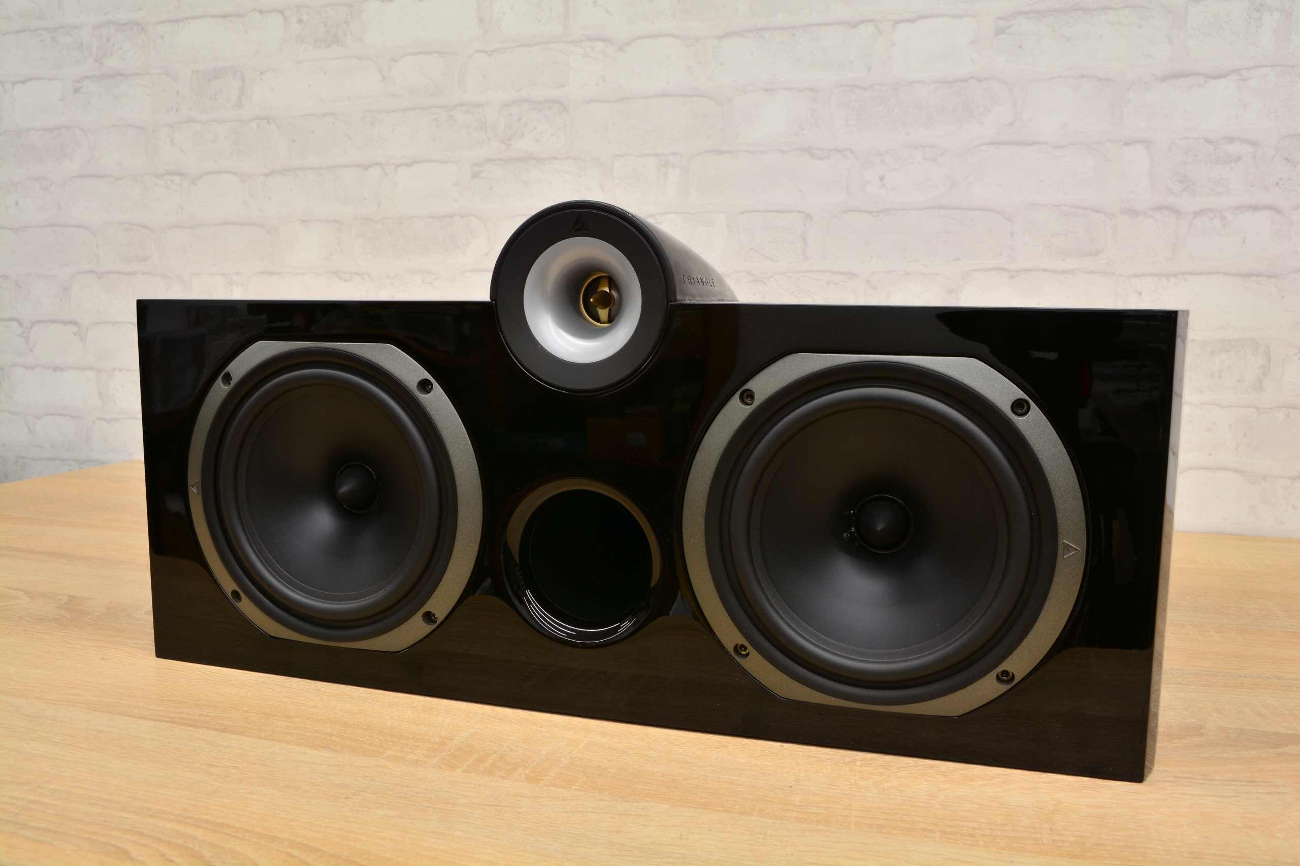 Kolumna centralna środkowy głośnik do kina domowego Triangle VOCE GENESE Marka Triangle