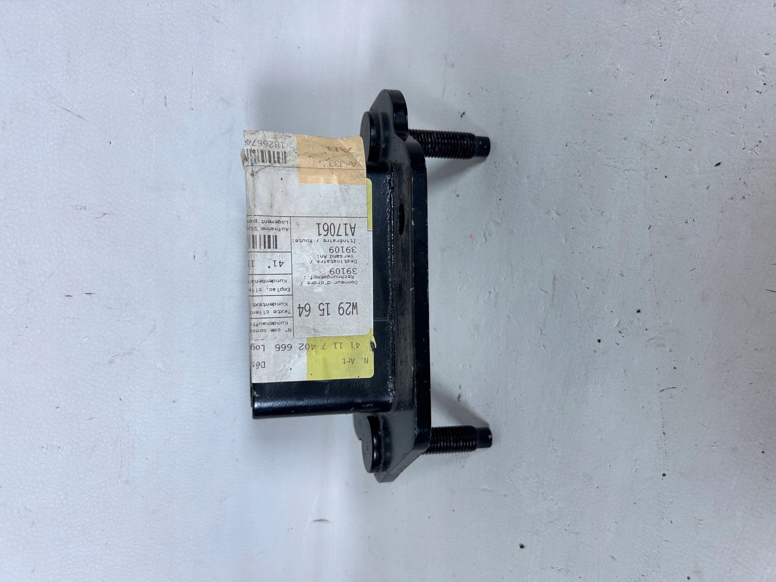 BMW F48 Support plaque Pare choc 7402665