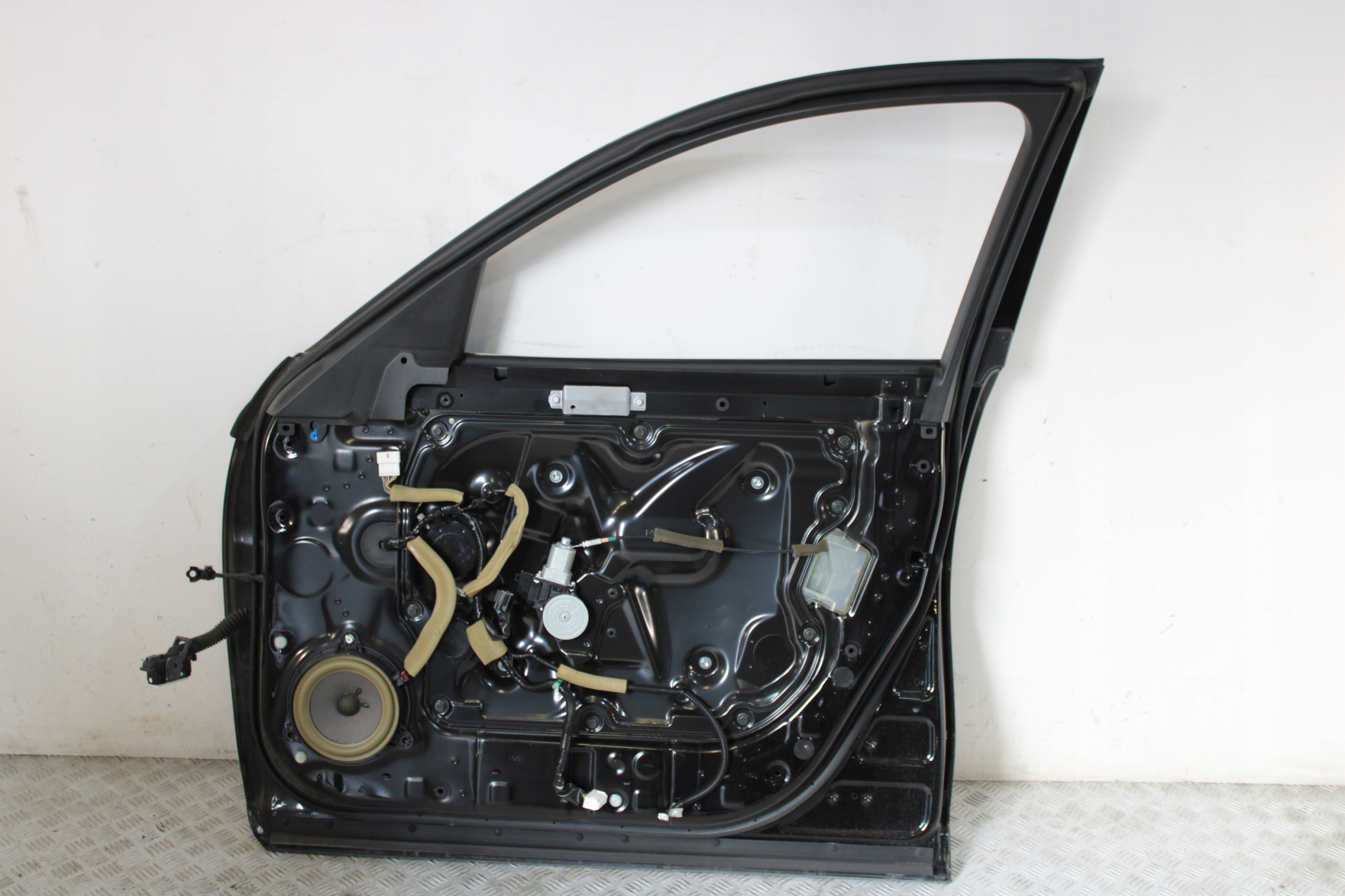 door right front INFINITI QX70
