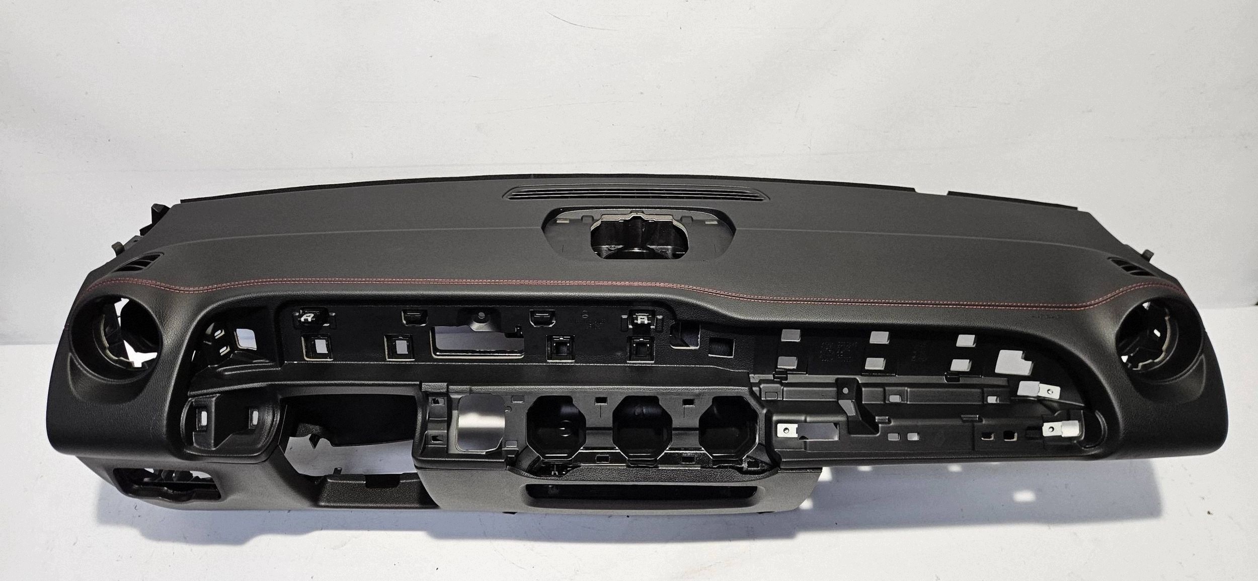 dashboard instrument panel MERCEDES GLB X247 red NIC original