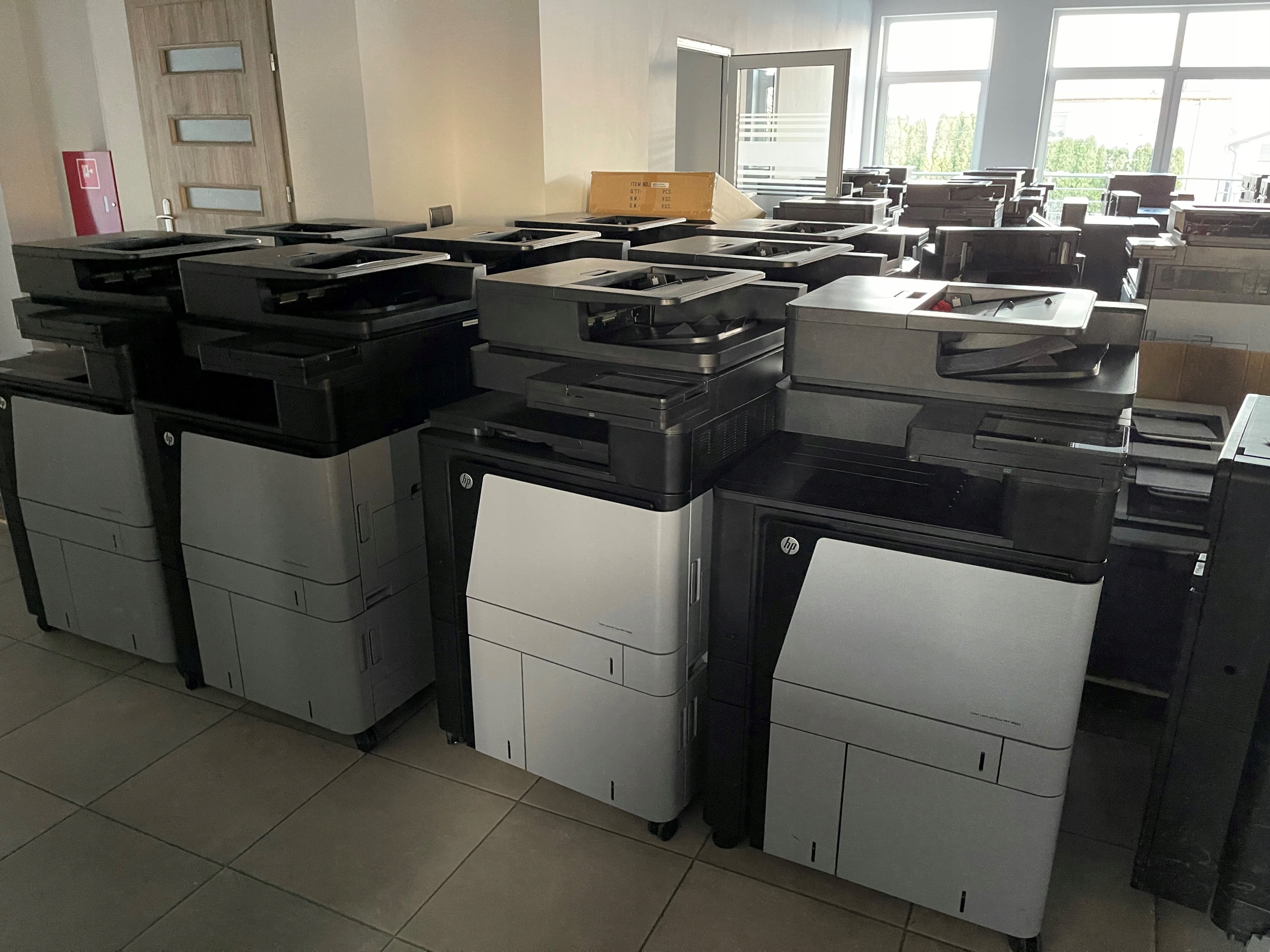 HP Color LaserJet Ent. flow M880z+ stan idealny Marka HP
