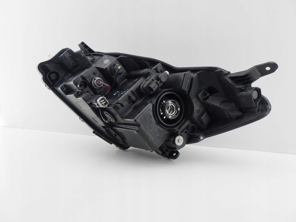 TOYOTA YARIS III 3 LIFT 17- without LED light right