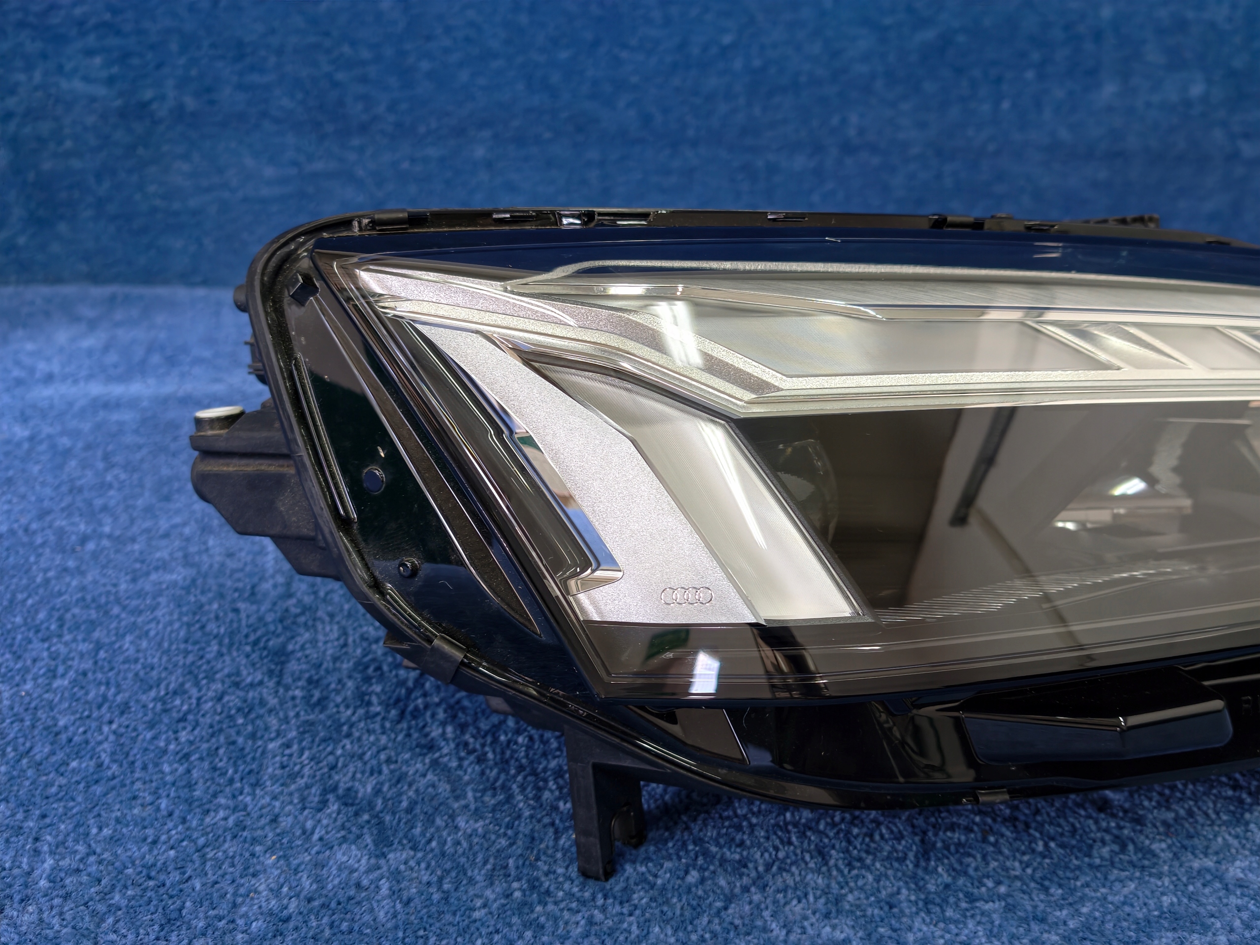 AUDI A5 B9 LIFT light right REFLEKTOR right FULL LED MATRIX 8W6941040