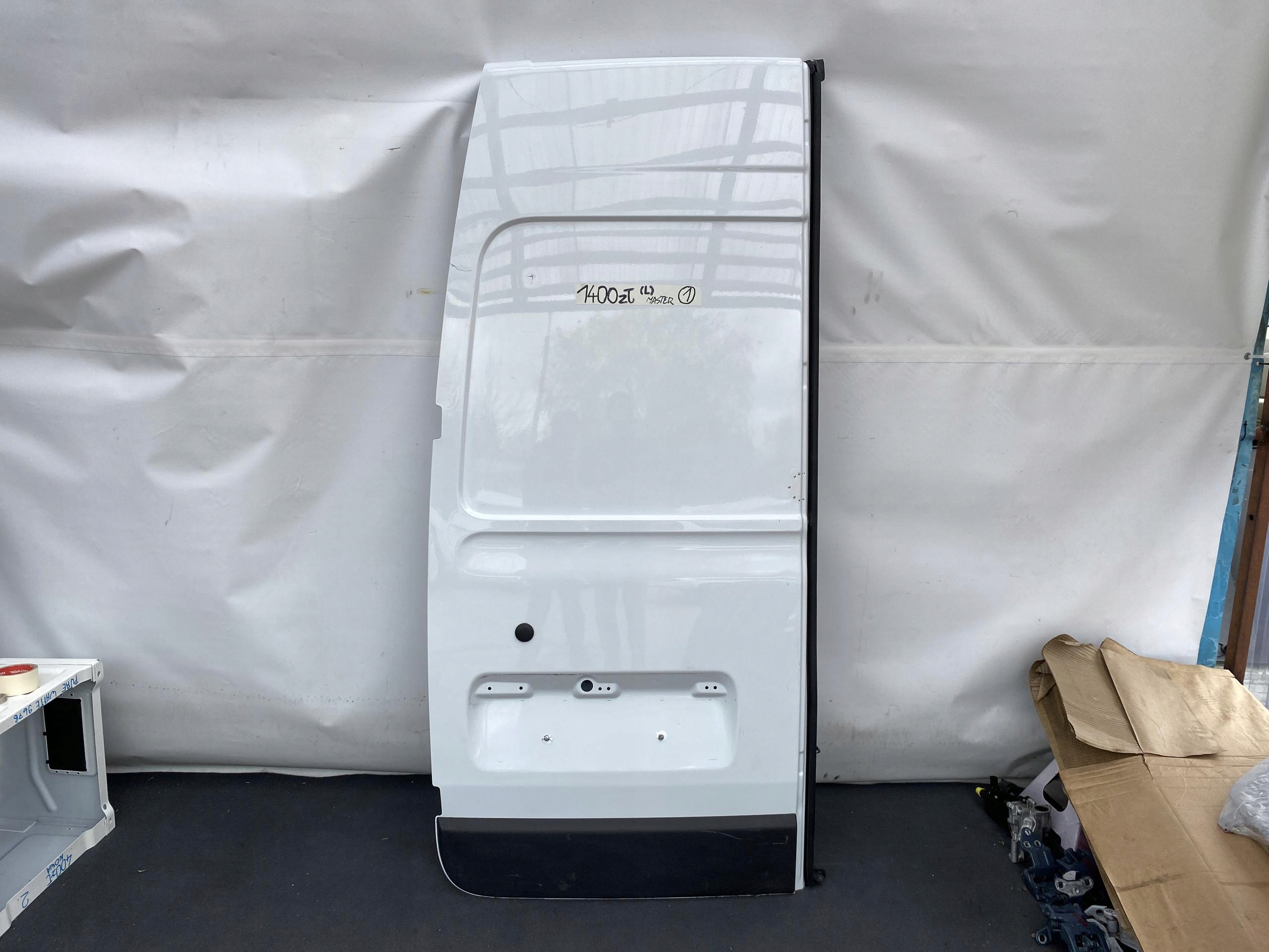 MASTER 3 4 MOVANO NV400 10- door rear. rear part left BIALE ORYGINALNE