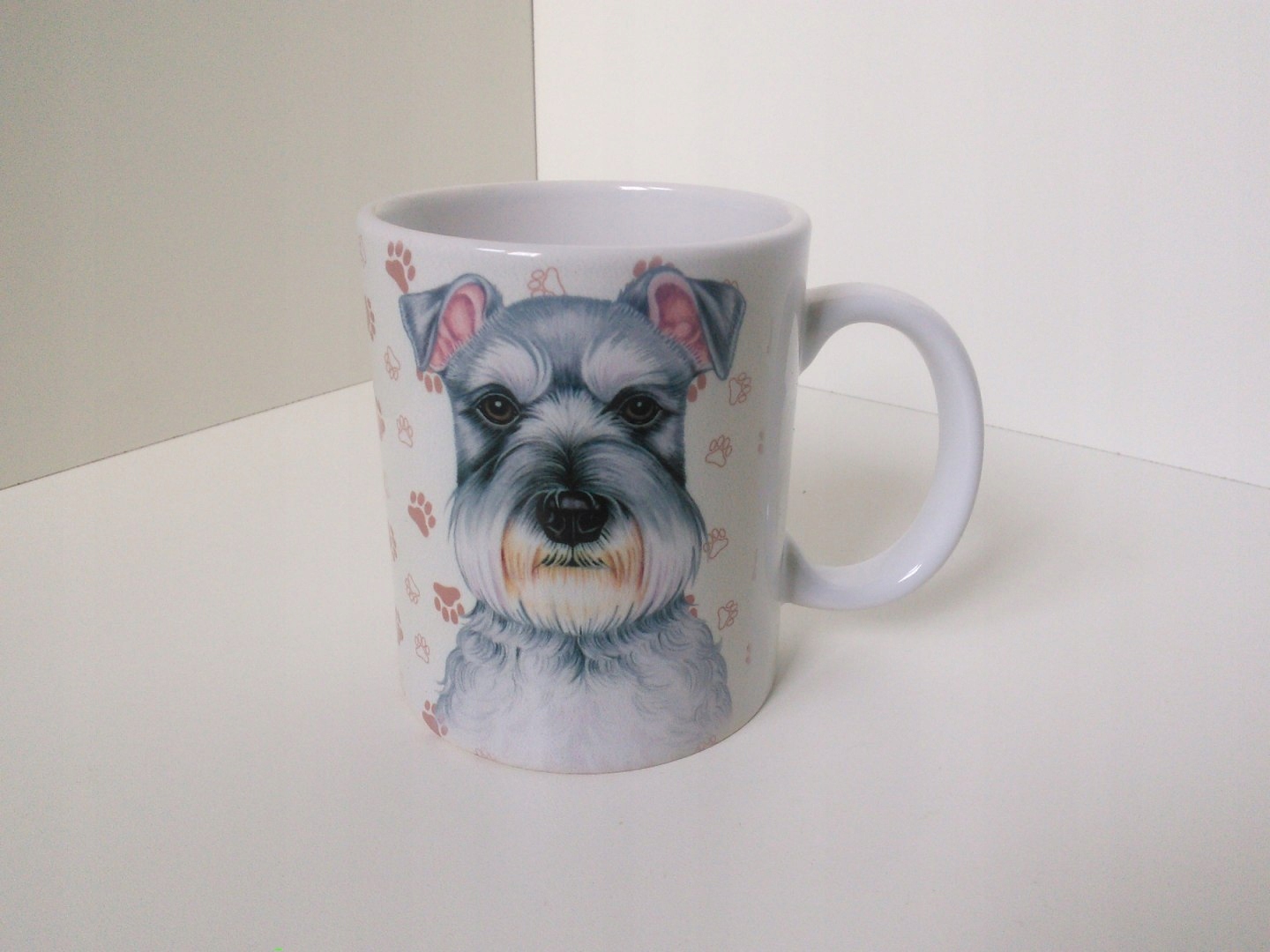 

Kubek ceramiczny z motywem i napisem-Sznaucer
