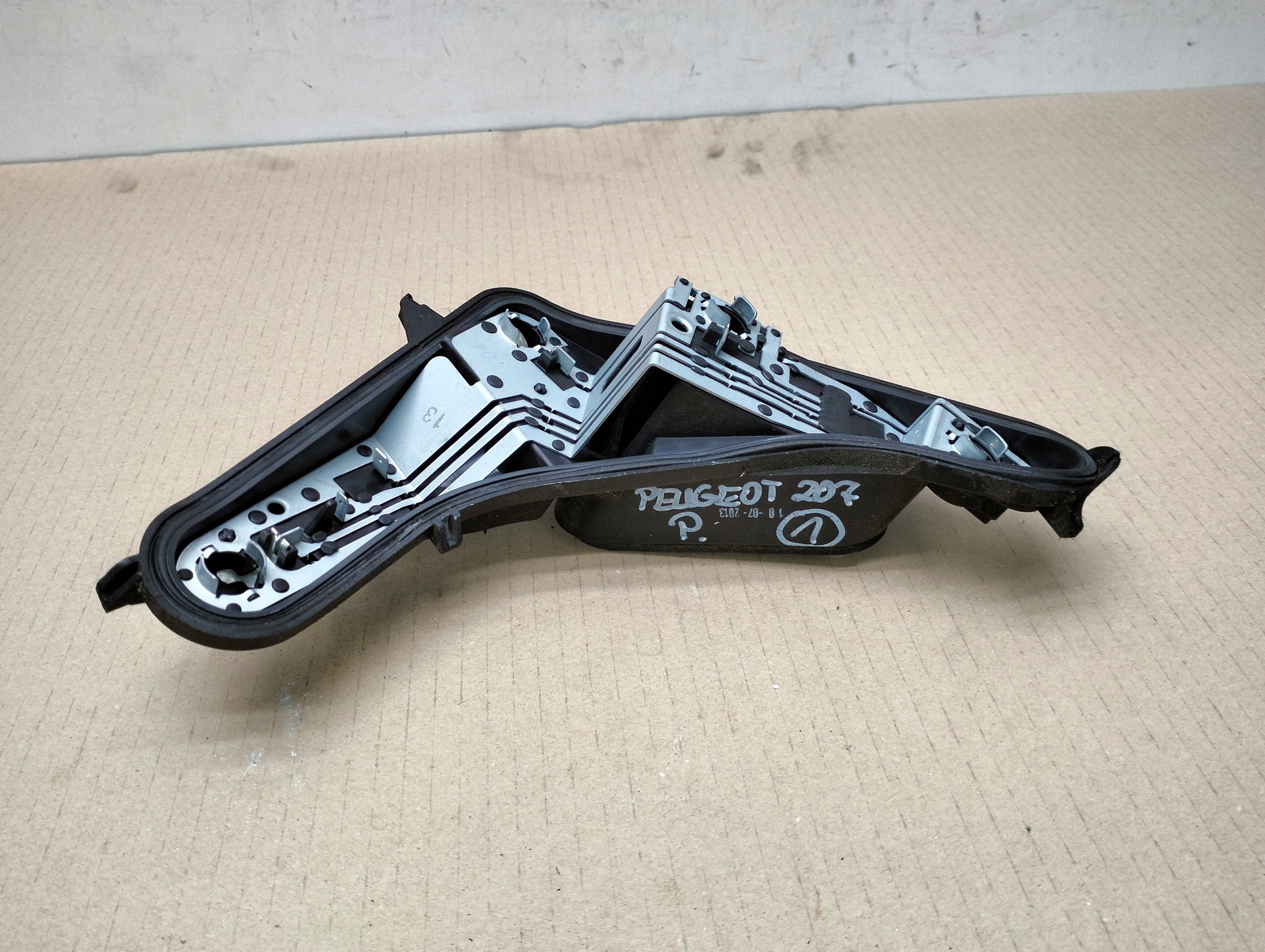 WKLAD LAMPY PRAWY TYL PEUGEOT 207 LIFT LED HB LATA 2009-2012