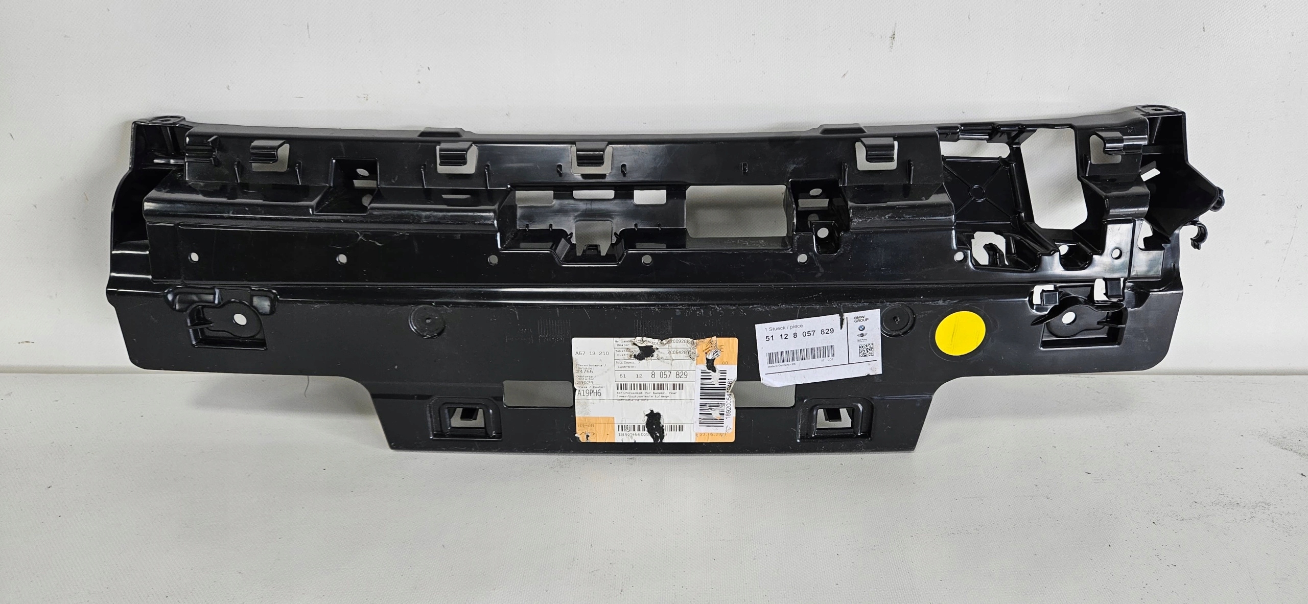 console bumper bracket rear part BMW GT F34 8057829