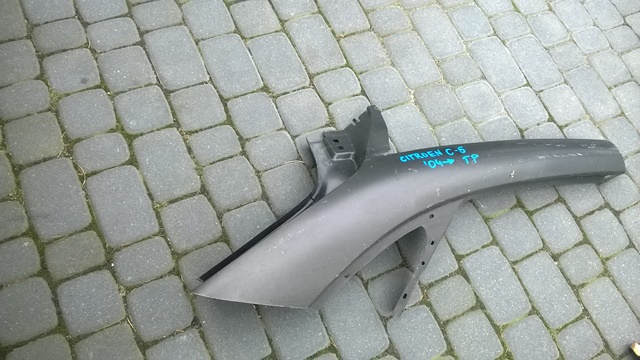 Citroen C5 2004- górna część tyl. prawego błotnika