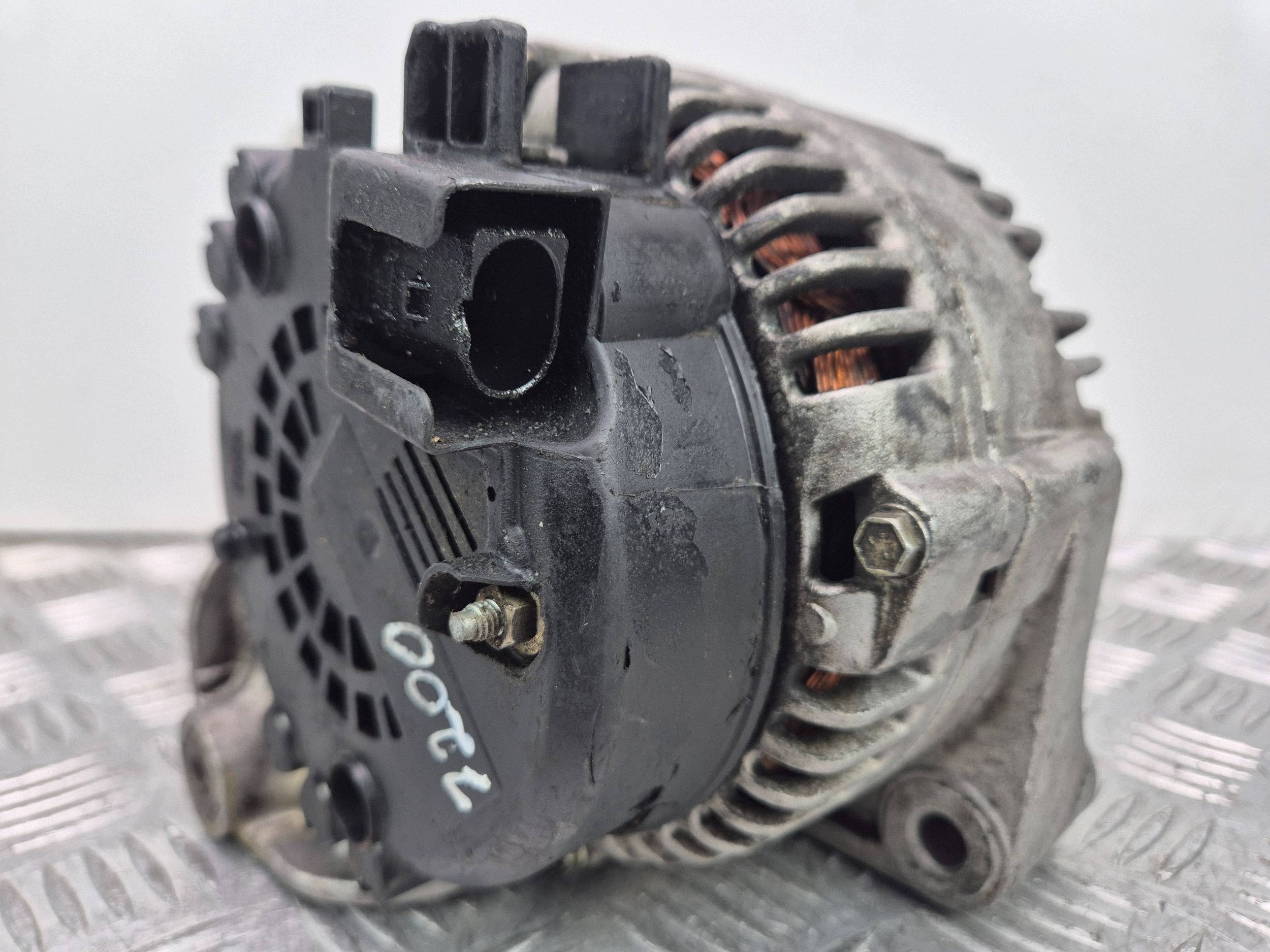 BMW 7 E65 E66 750i Alternator 7561003 N62B48B