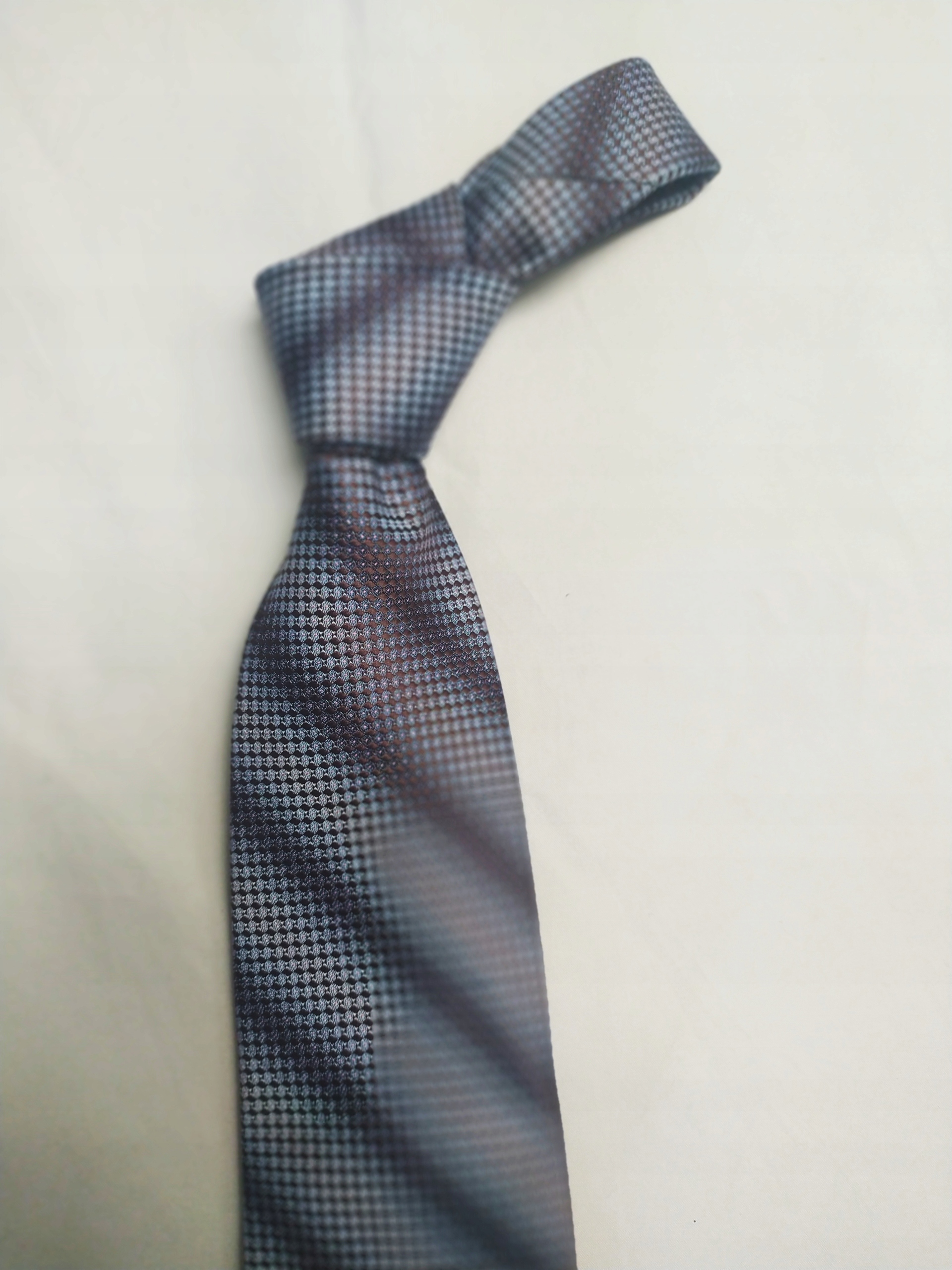 WYPRZEDAŻ ELEGANCKI KRAWAT DOBRA JAKOŚĆ