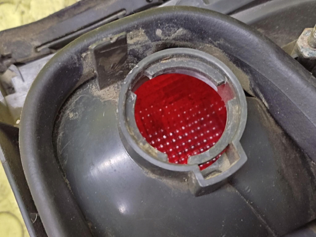 NISSAN TERRANO light left rear part 268550X000