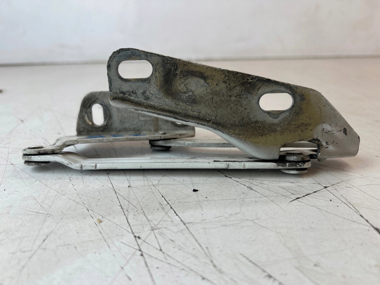 hinge bonnets front front left Mercedes Sprinter W906