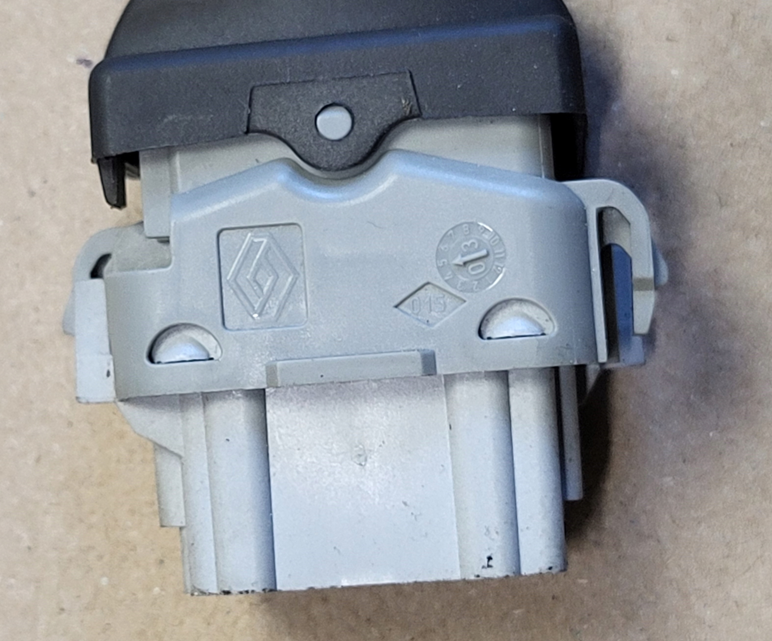 Interruttore comando luci RENAULT 107843A OE EU