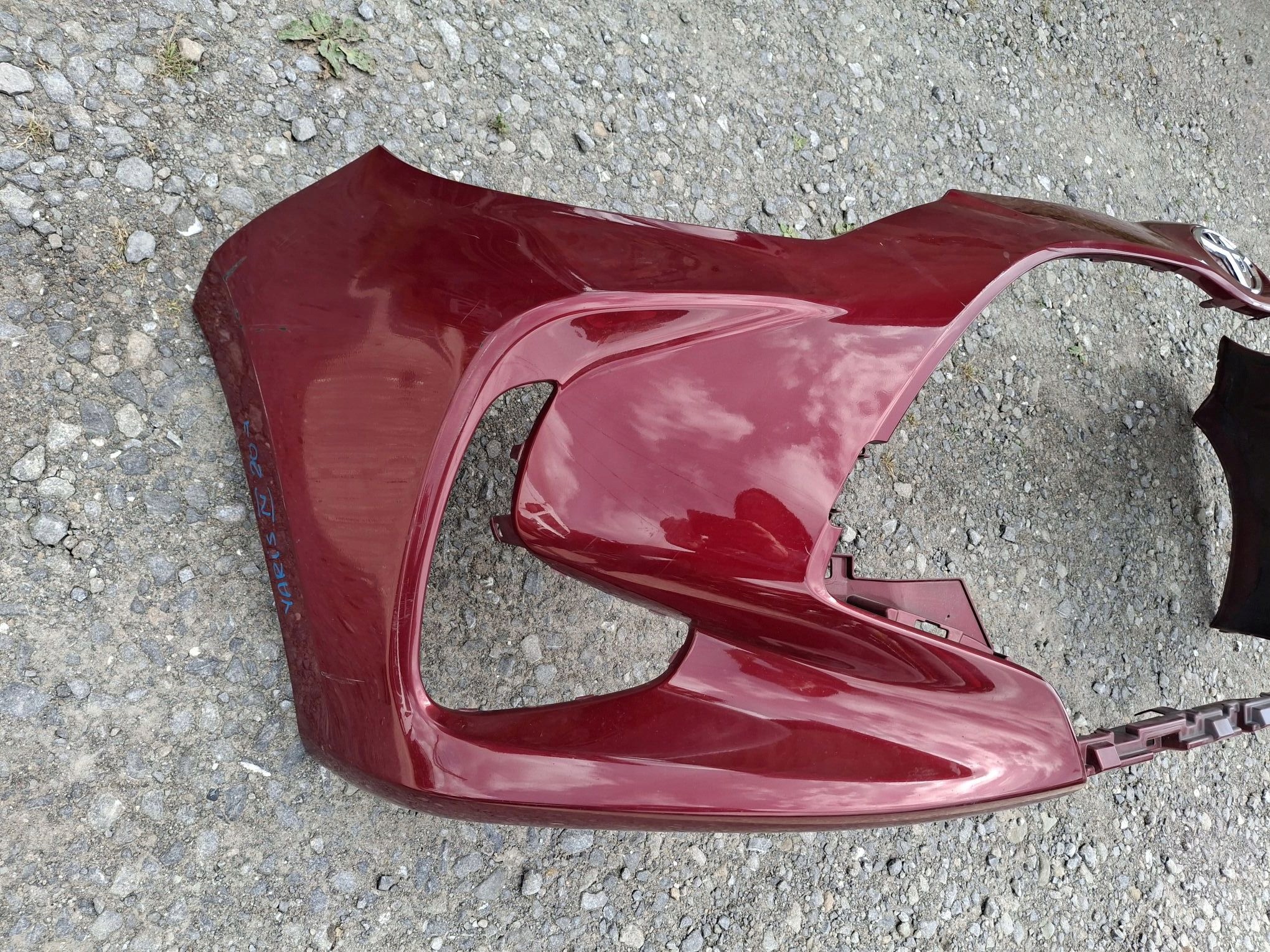 Frontstoßstange TOYOTA YARIS IV 2020R->