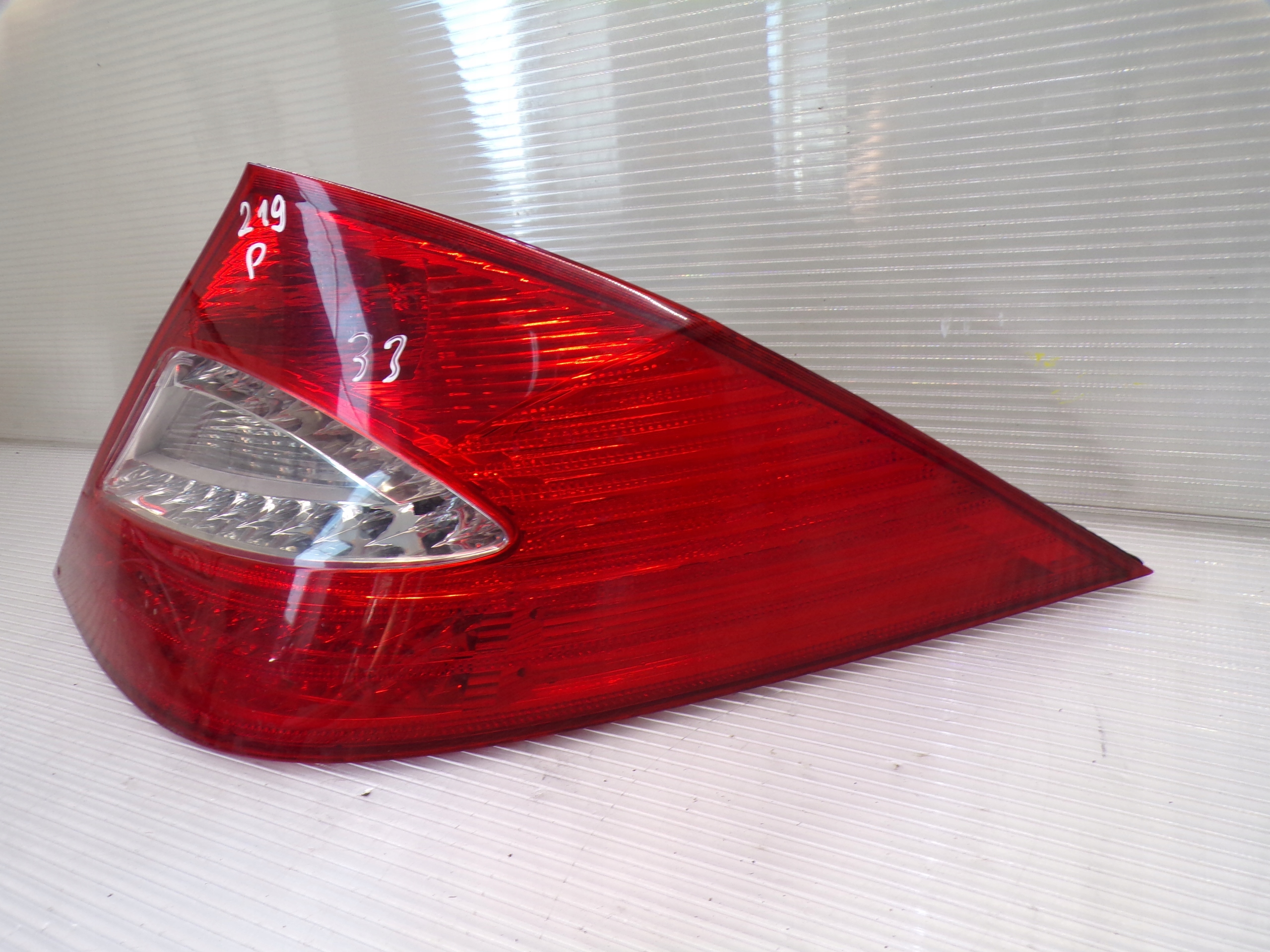 фонарь правый MERCEDES W219 CLS РЕСТАЙЛИНГ led