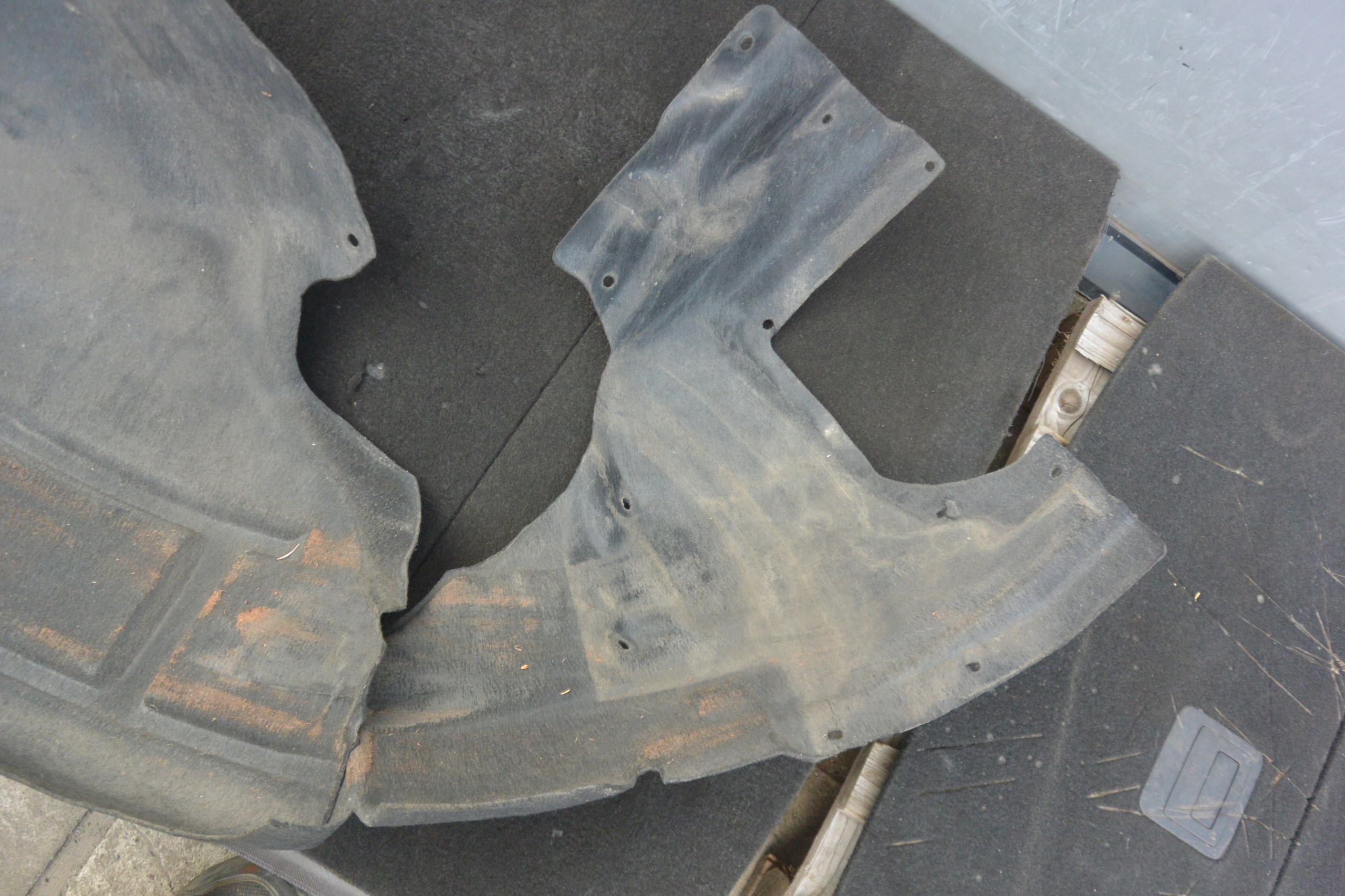 TESLA S mudguard left front RWD before lift