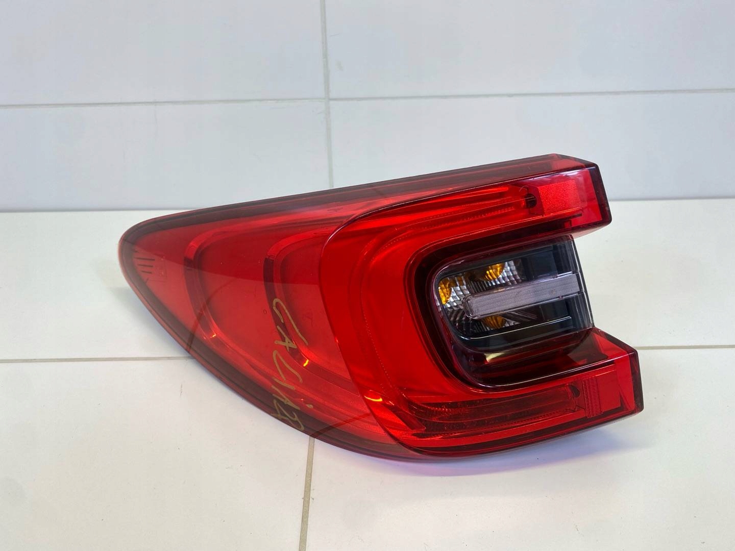 light rear left side Renault Kadjar 2018 255552478R