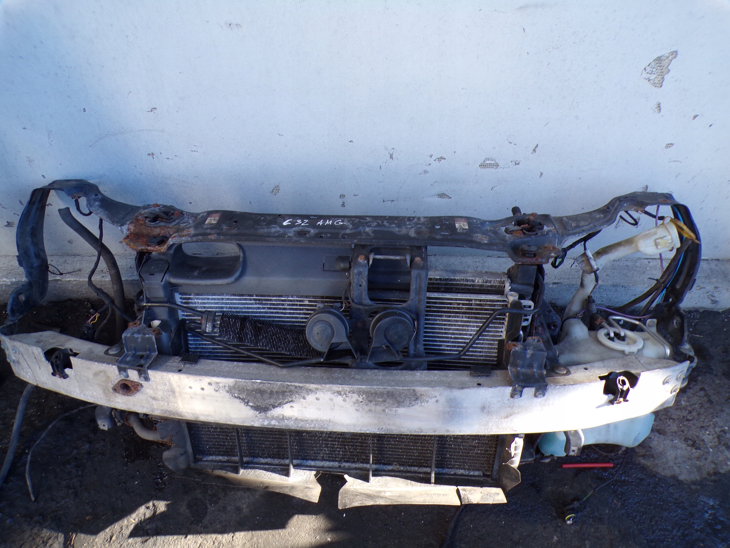 PAS PRZEDNI CHŁODNICE MERCEDES W203 C32 AMG 3.2