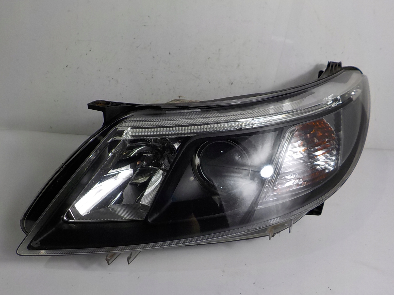 SAAB 9-3 II фара левая передняя ксенон англия