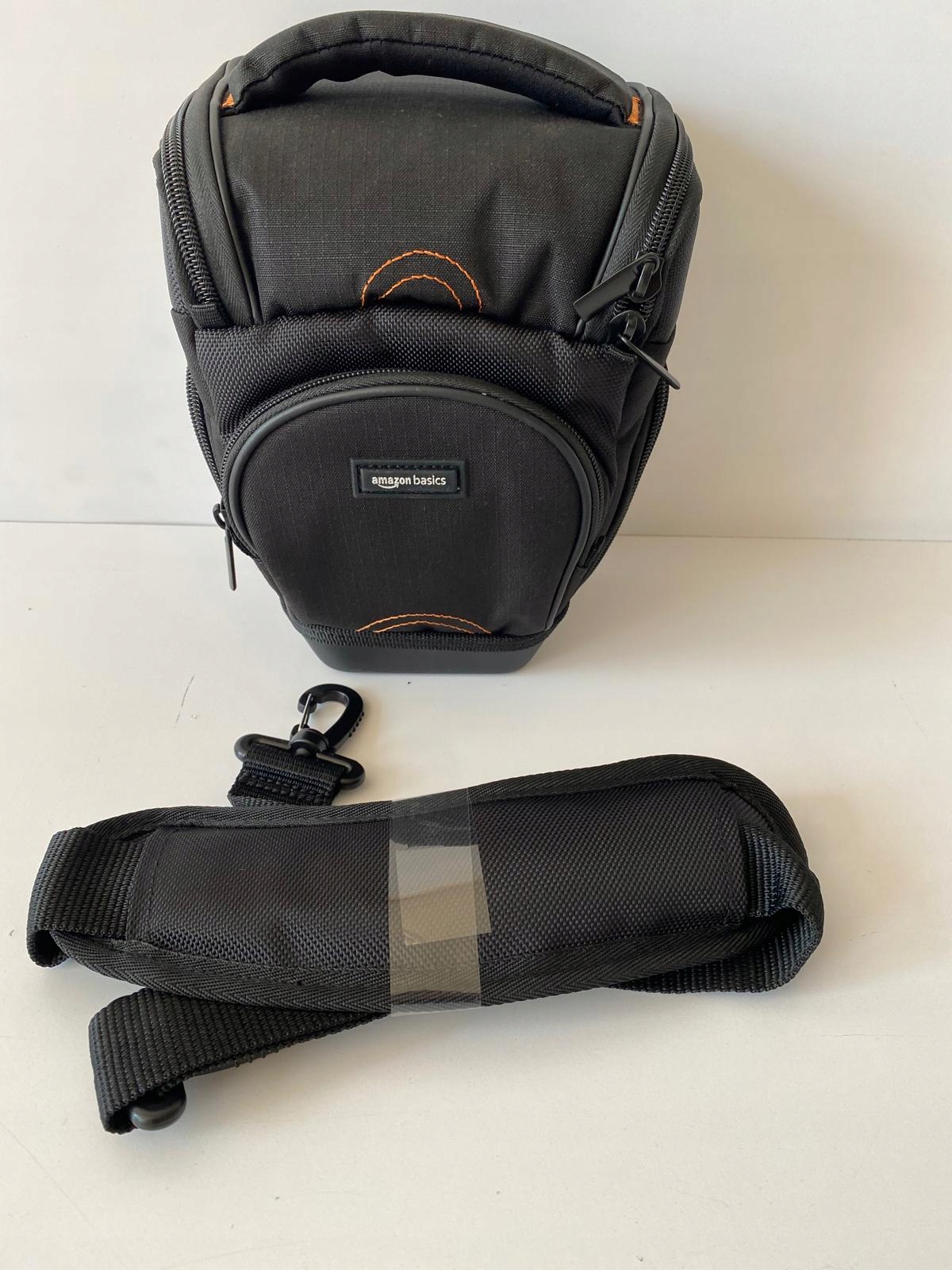 AmazonBasics RFQ468 futerał do aparatu z paskiem