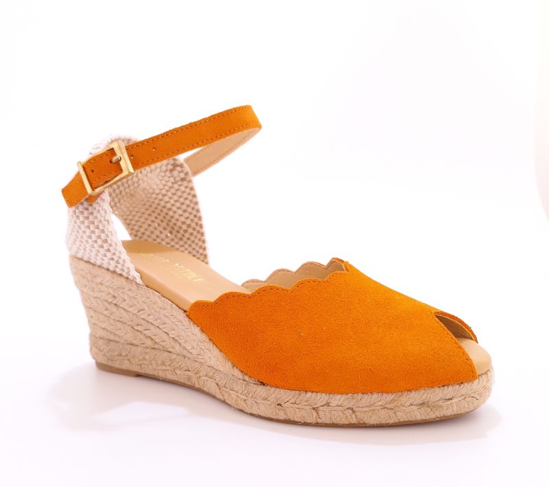 Dámské sandály na klínku oranžové Loretta Vitale 385 vel. 38