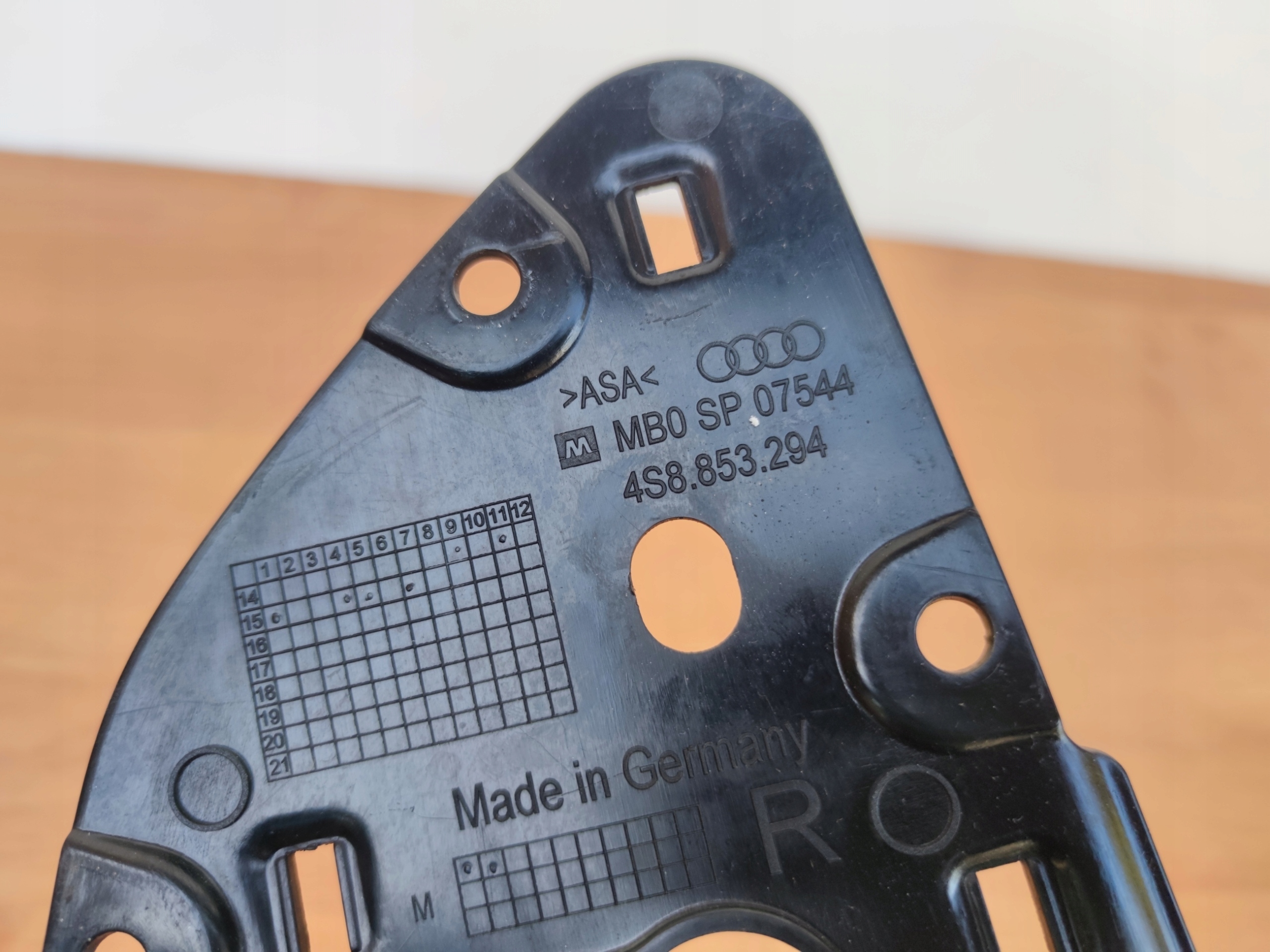 AUDI R8 4S right side SLUPKA frame bracket
