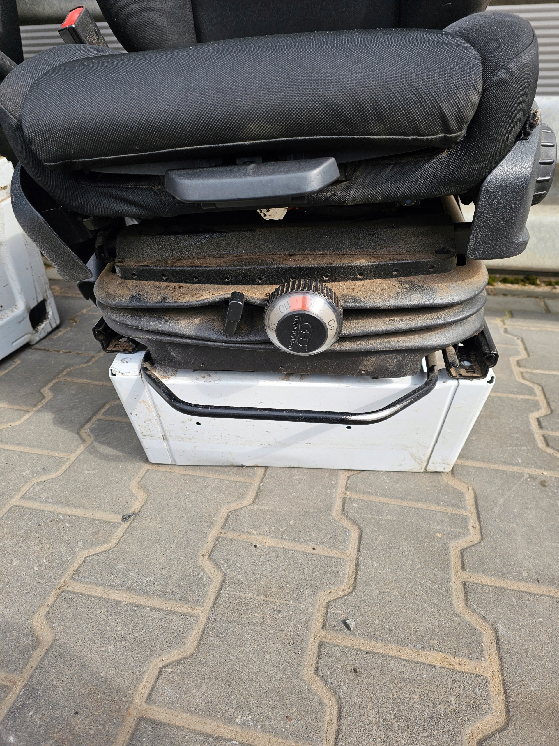 MERCEDES SPRINTER W907 W910 311 seats front front 1+2 original EUROPA