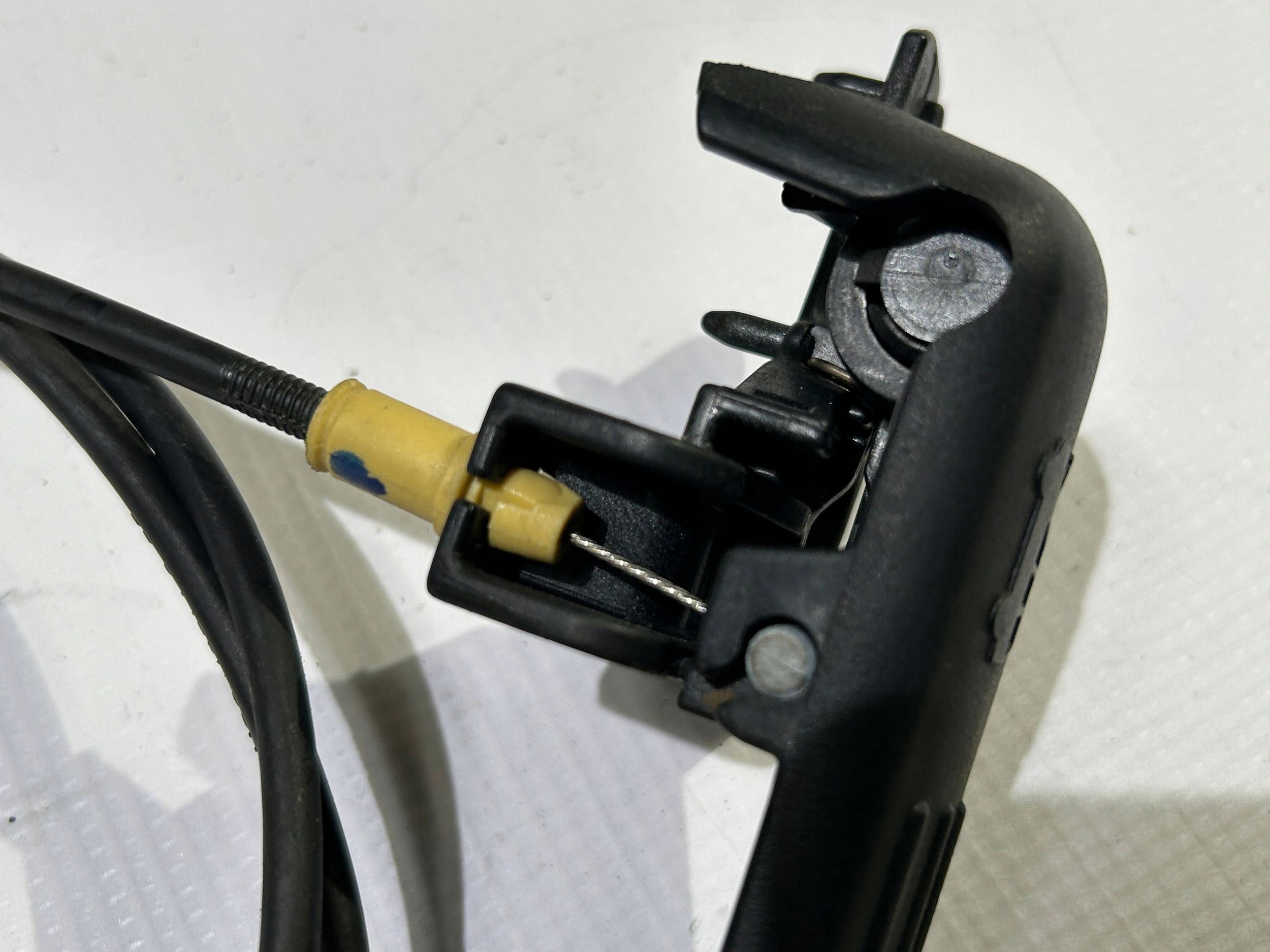 Câble Levier pour l’ouverture du capot Ford Flex 2013r