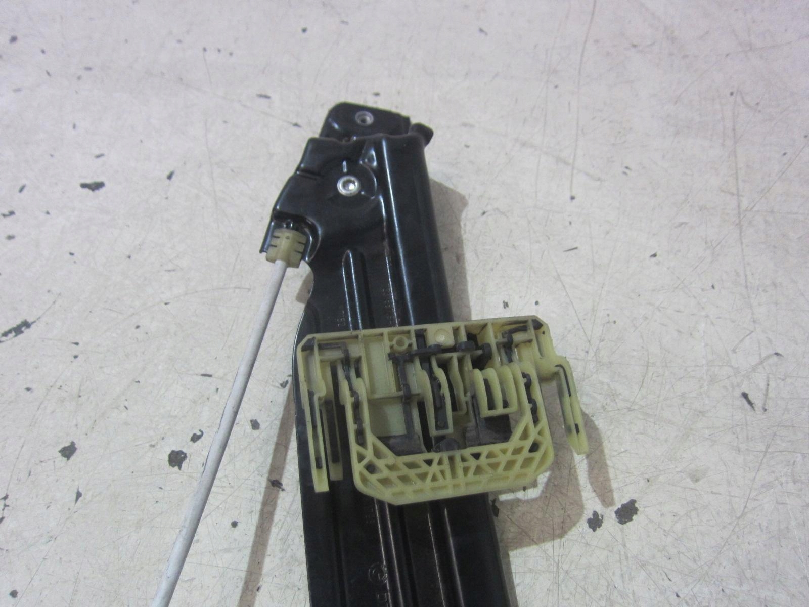 BMW 5 F10 F11 window regulator left front front 51337248171 7231887