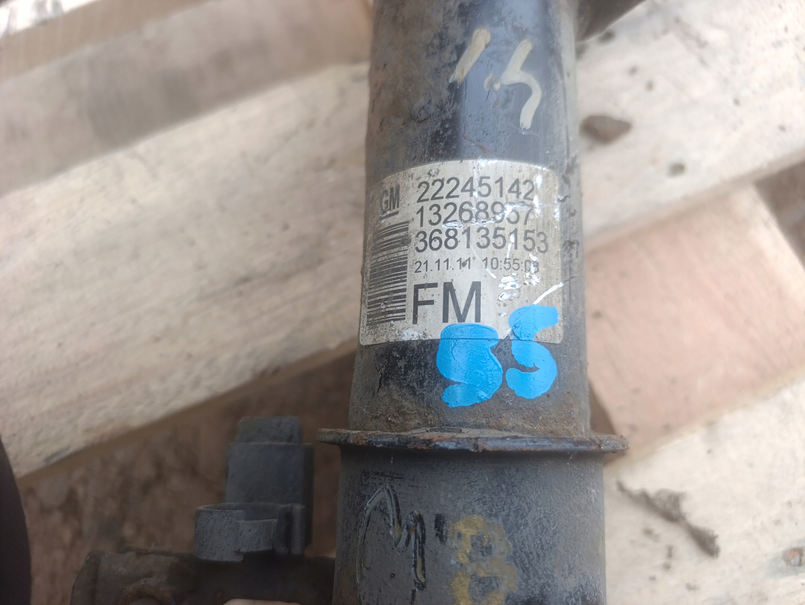 MACPHERSON shock absorber right front OPEL MERIVA B 13268957 FM