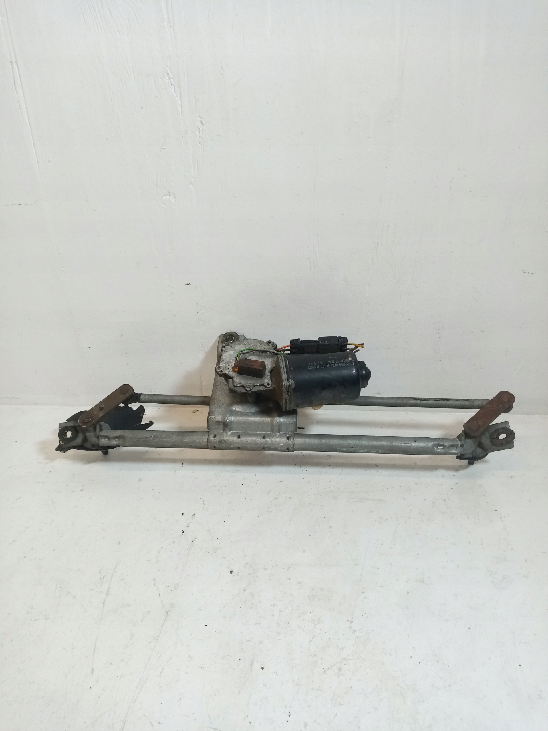 wiper mechanism front OPEL CORSA B 22084745