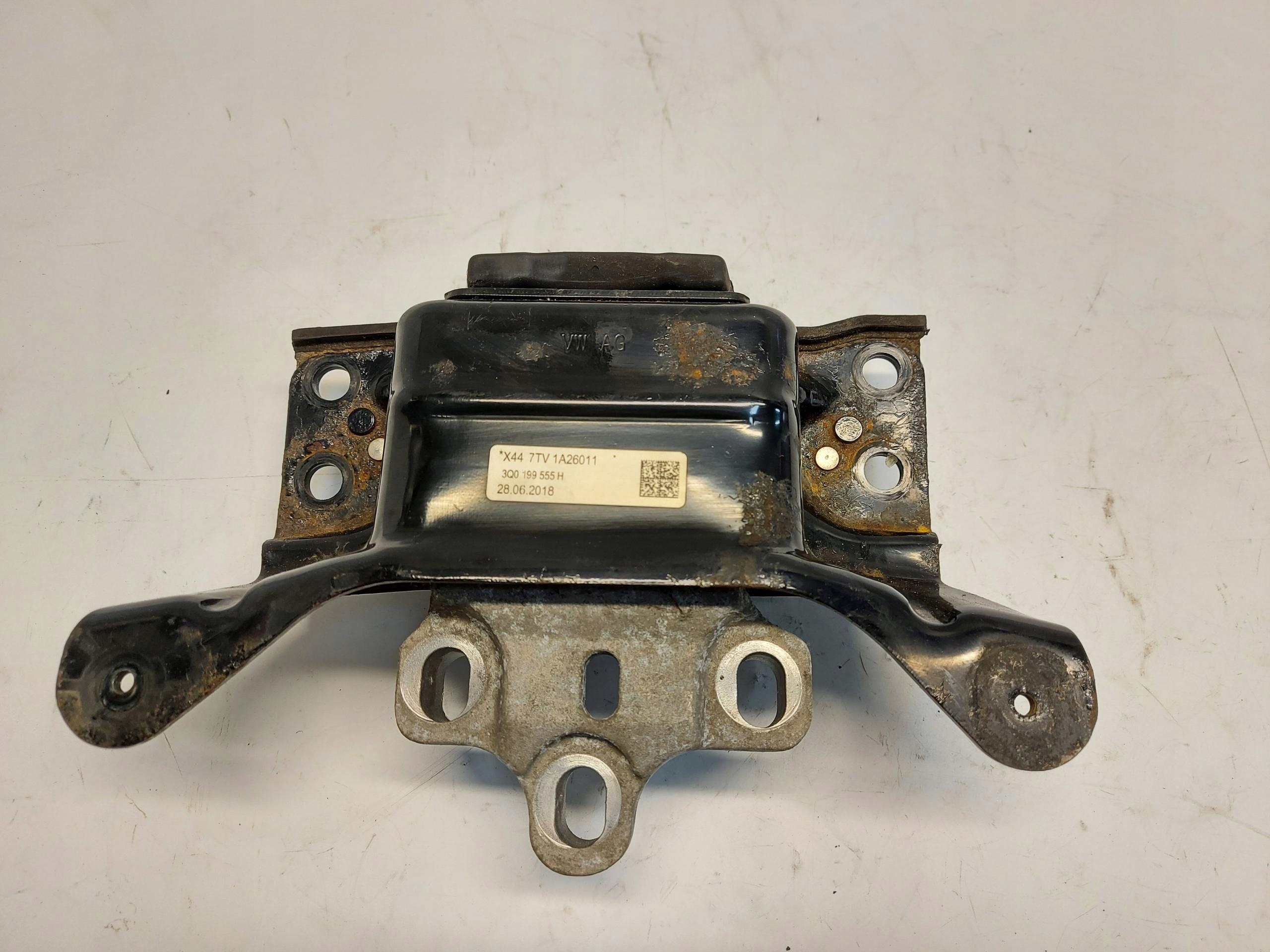 VW Arteon 3G8 2018r holder engine mount