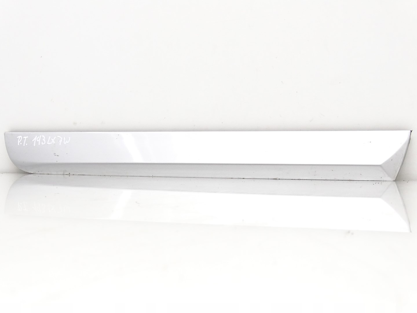 12409620464 - НИЖНЯЯ ПЛАНКА ДВЕРИ ПРАВАЯ ЗАДНЯЯ SEAT EXEO 3R LX7W