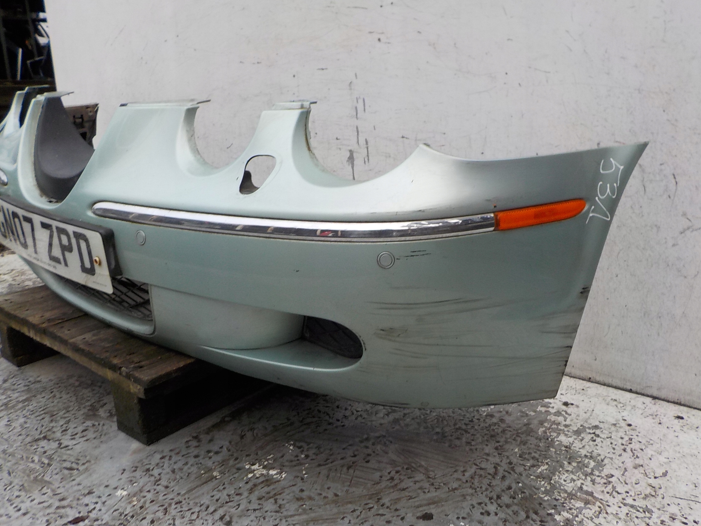 531 JAGUAR S-TYPE LIFT SPORT bumper front washers