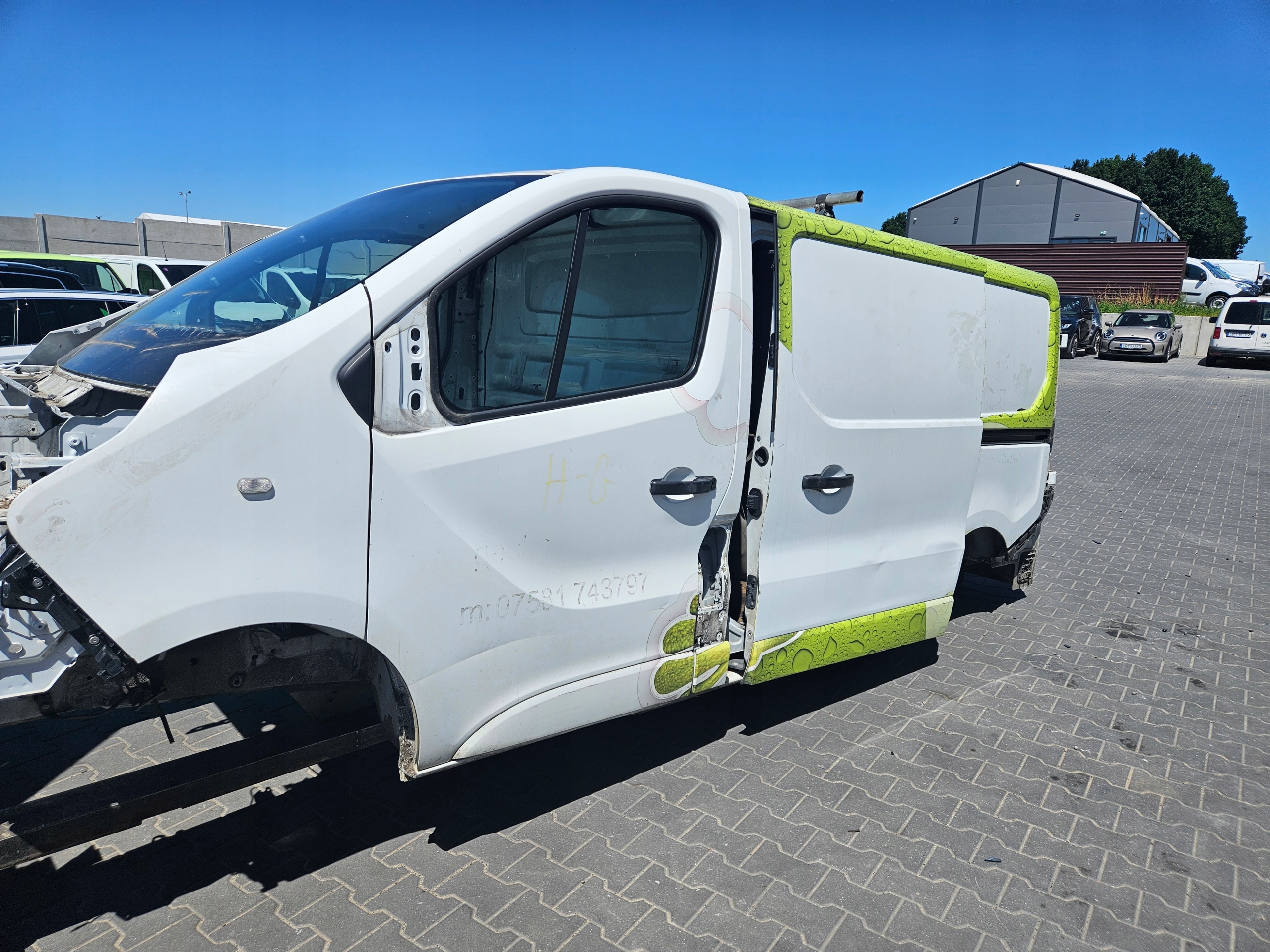 VIVARO TRAFIC III dvere ľavý predok DV369