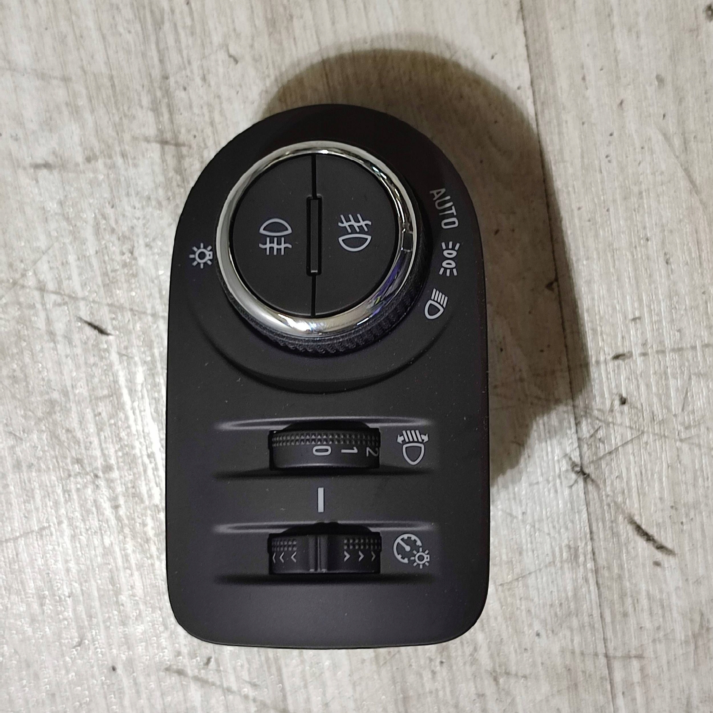 interruttore luci Opel Corsa F 39201665