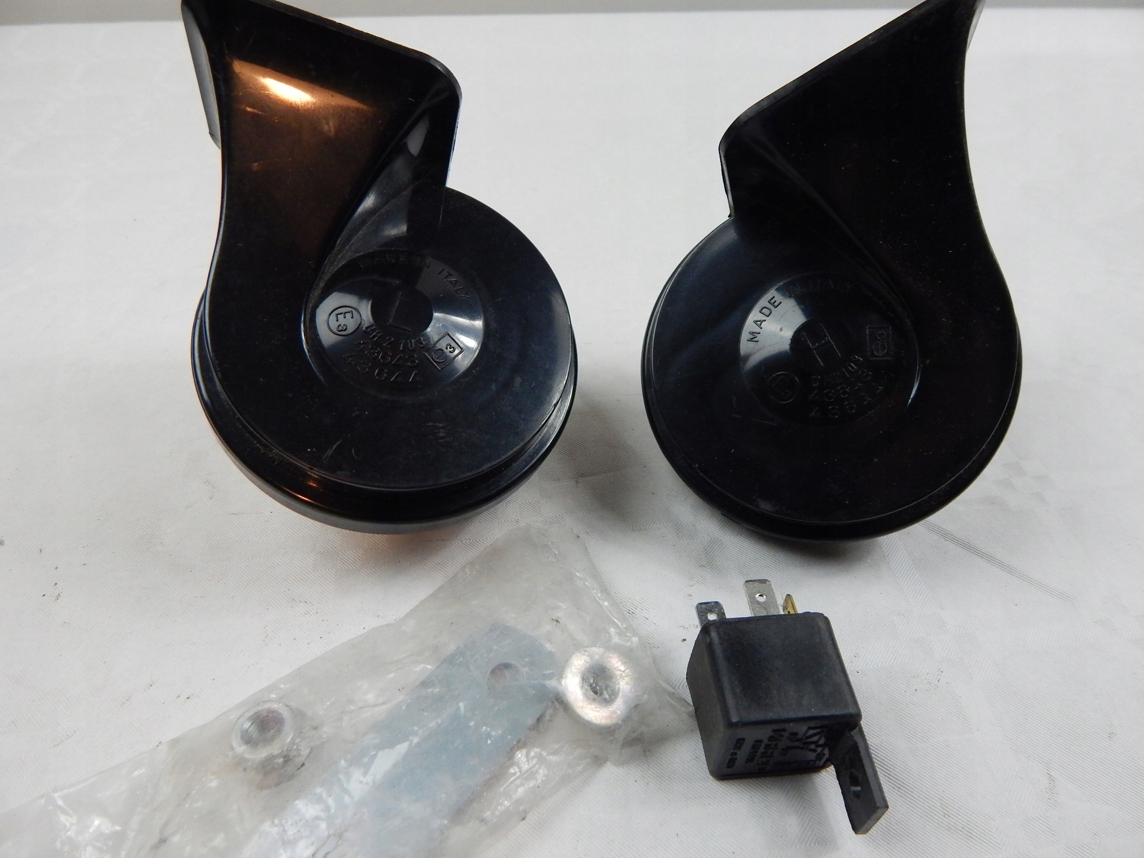 SYGNAŁ KLAKSON MARCO AUTOMATIVE 12 VOLT NOWY Typ samochodu Samochody osobowe Samochody dostawcze