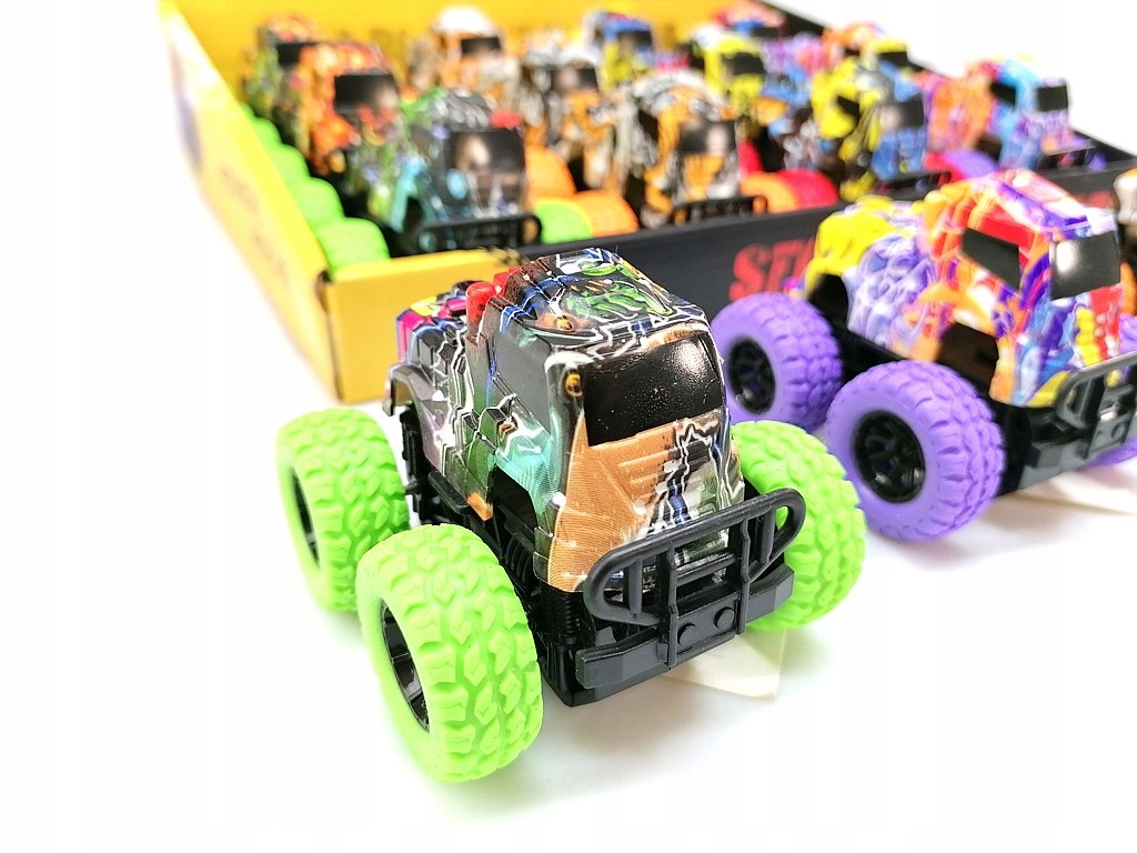 Autko terenowe z napędem pullback dla dzieci MIX WZORÓW 1 sztuka