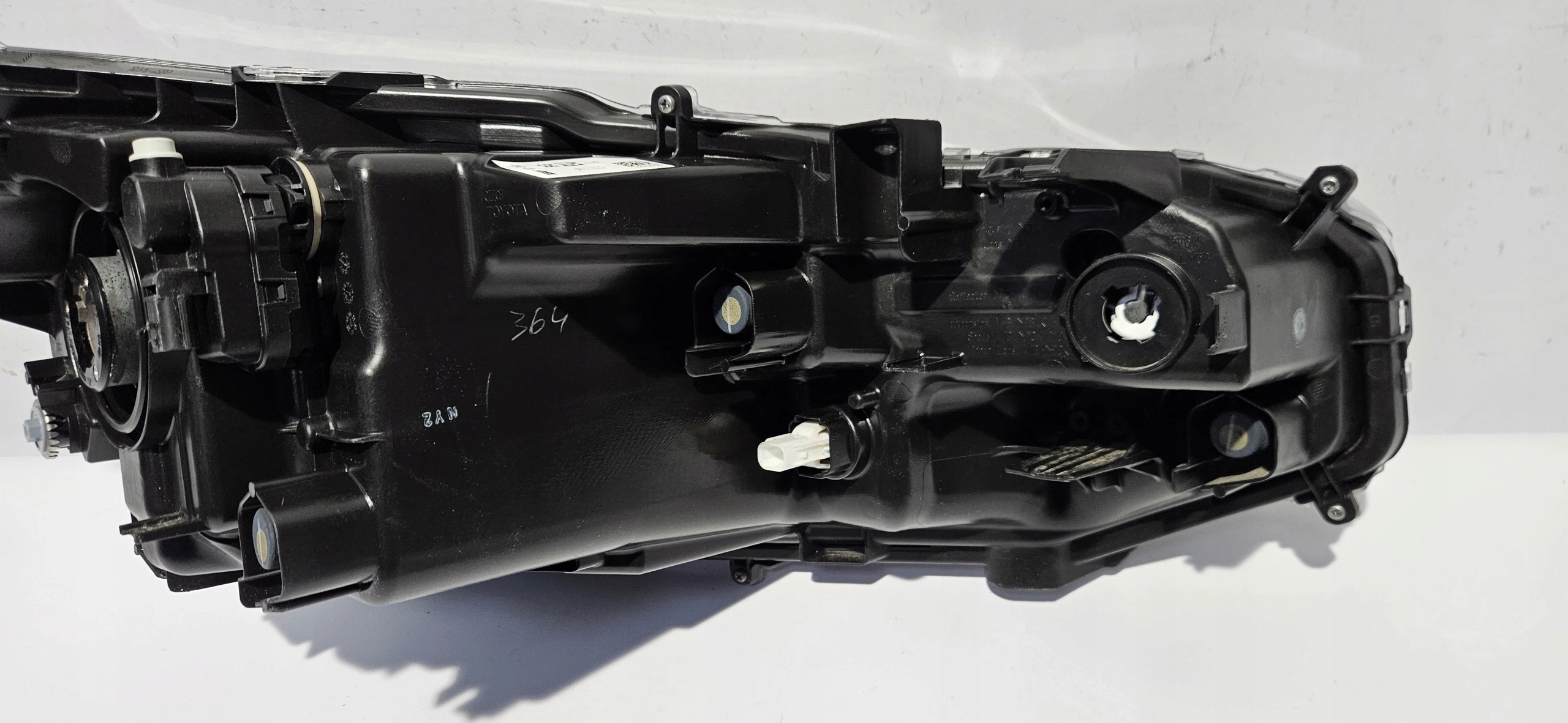 light left front lens LED TOYOTA YARIS CROSS 20