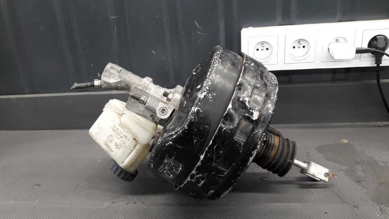 A2044300002 Сервопривід Головний циліндр Mercedes W204