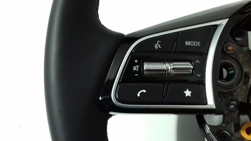 KIA XCEED X CEED lenkrad SKORZANA Leder MULTIFUNKCJA MULTI 5649988S