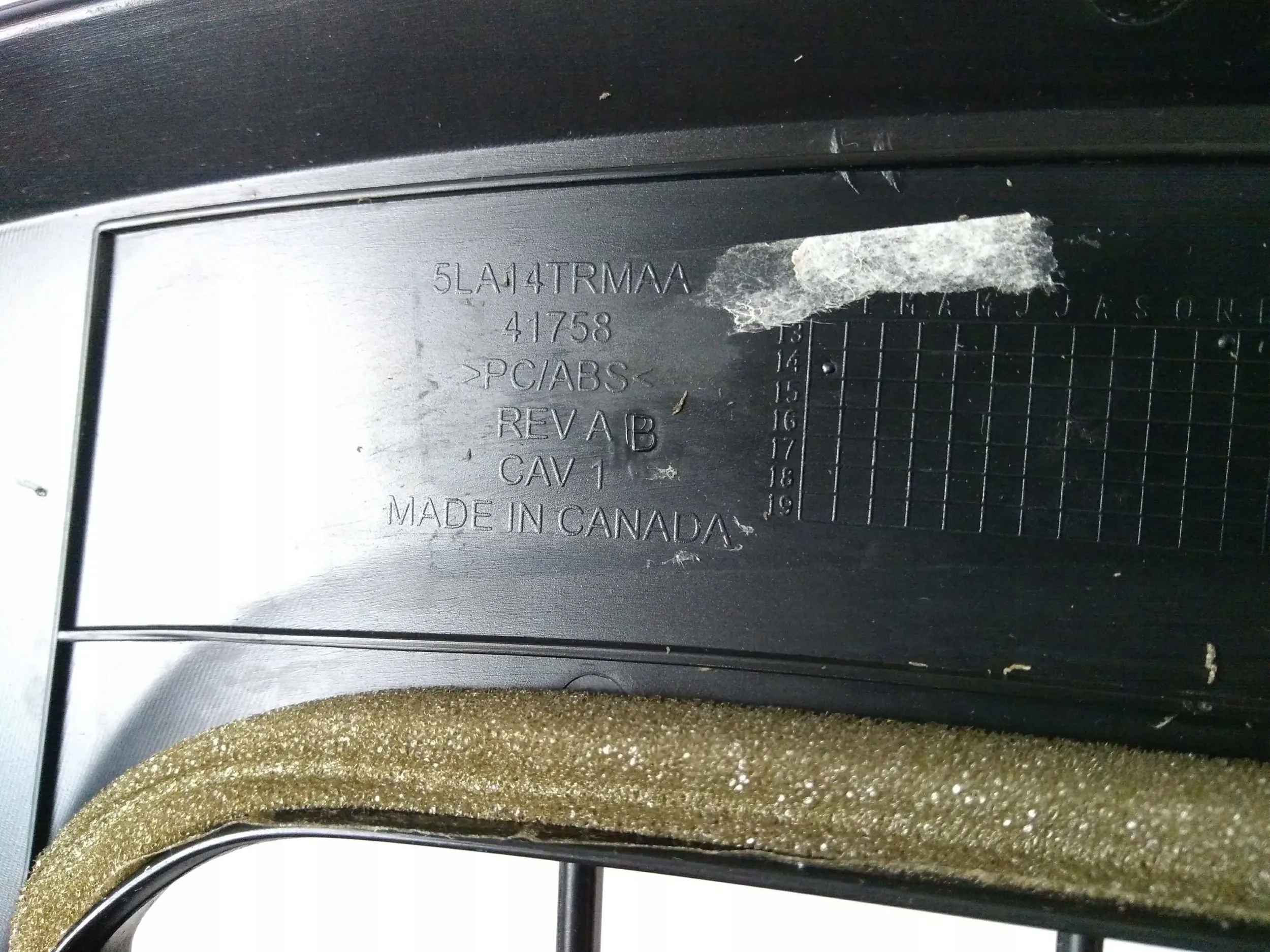 Dodge Challenger 2015+ torpedo front inner