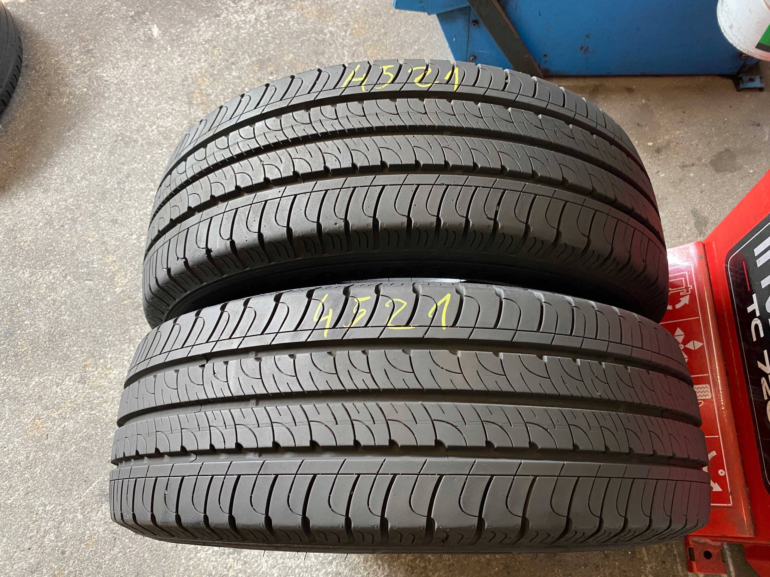 2 tyres summer 215/65R16C Goodyear EfficientGrip Cargo as new 8,5mm
