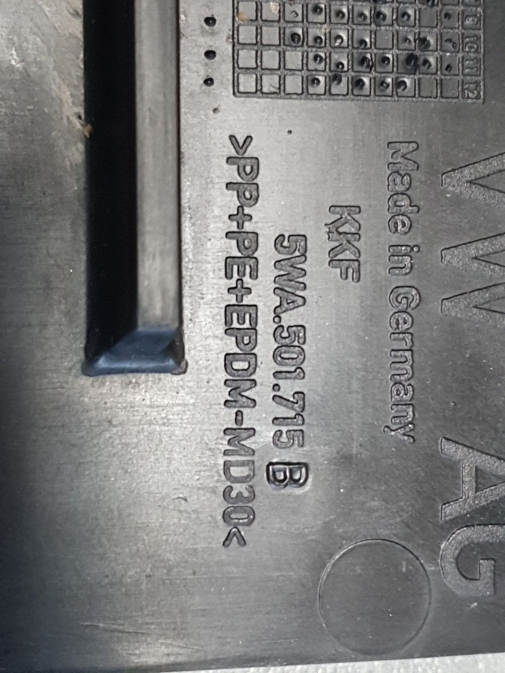 Audi A3 8Y Blende Abdeckung OSI heck 5WA501715B