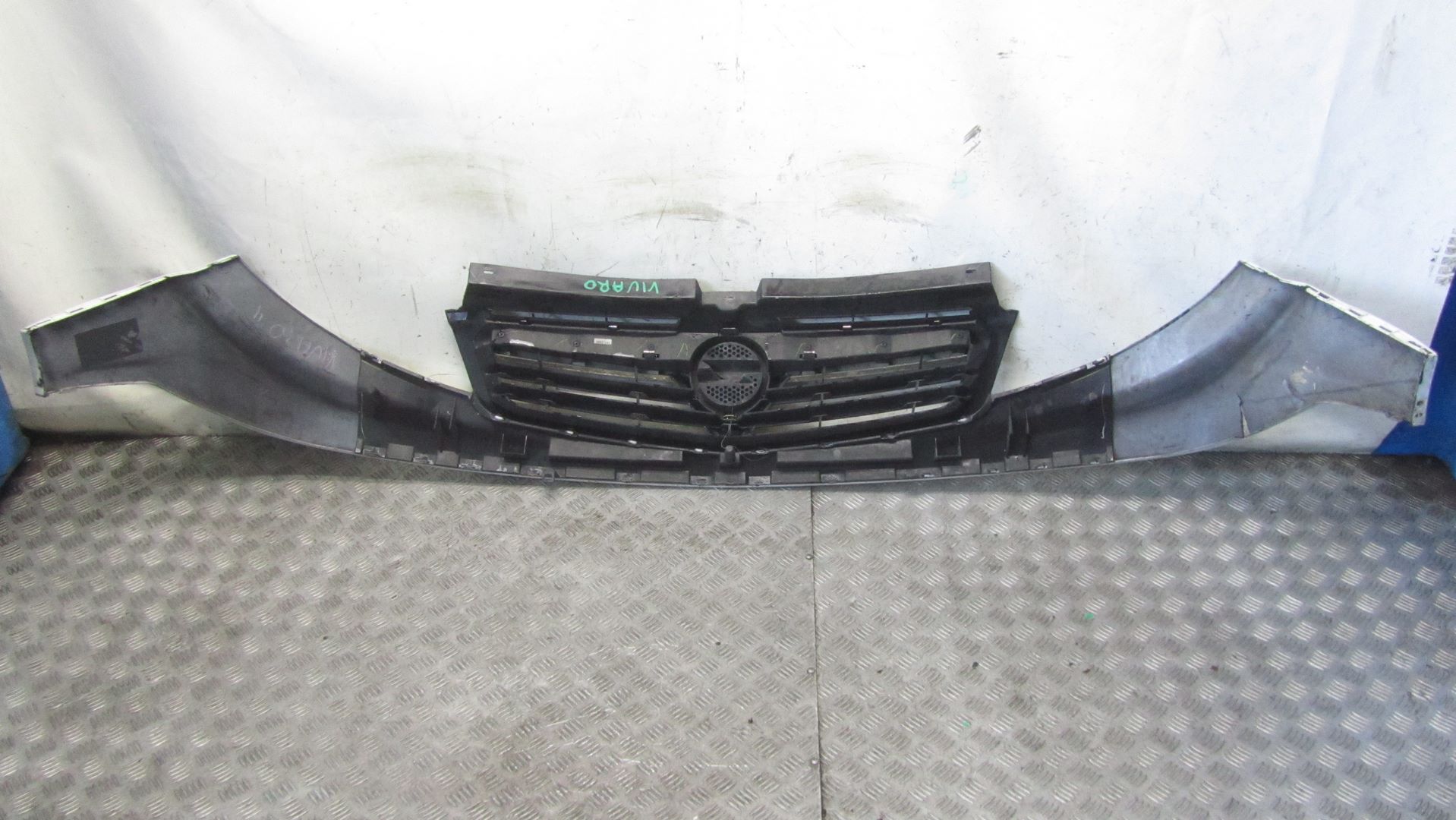 opel Vivaro II решетка радиатора 06-14 12