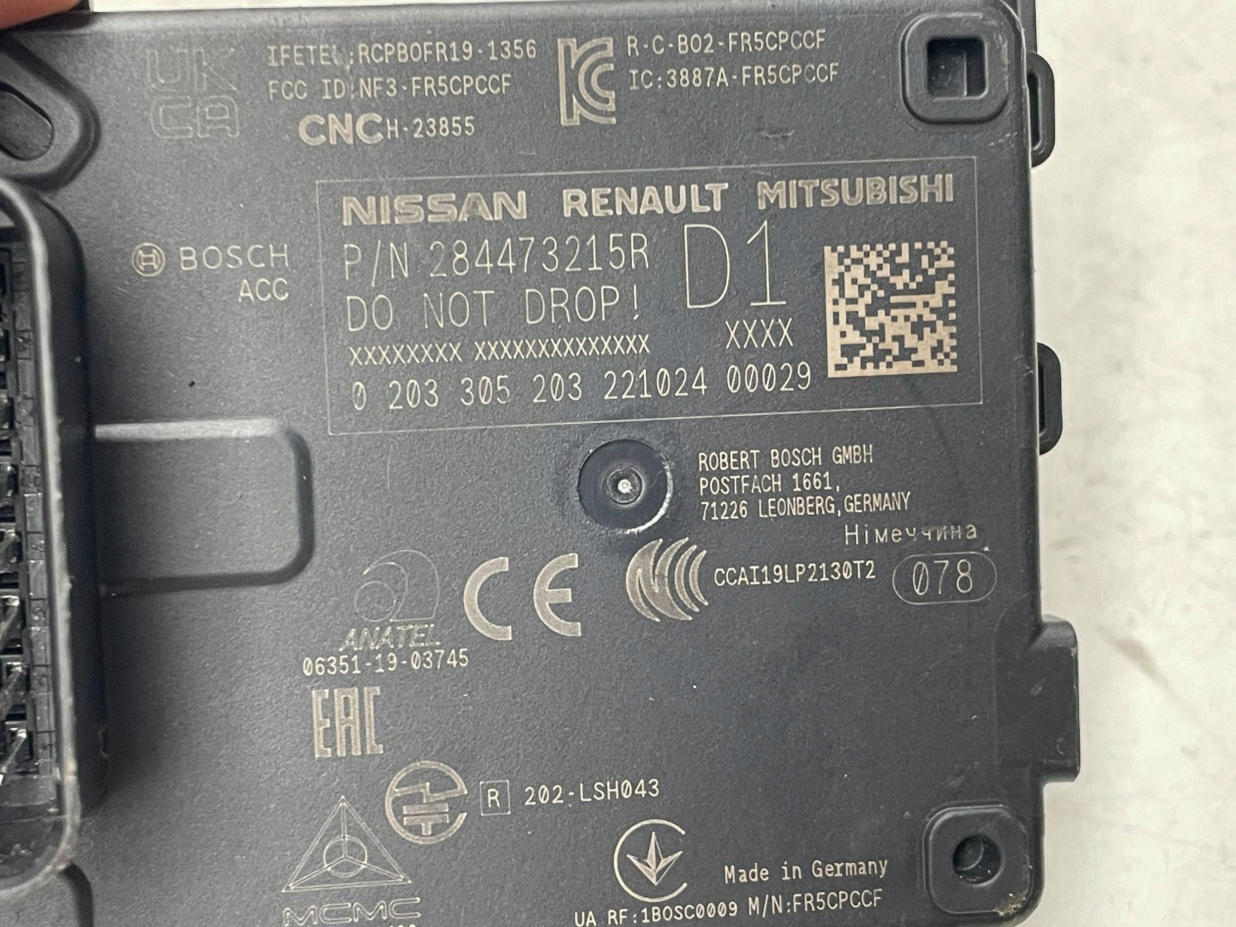 NISSAN RENAULT MITSUBISHI Sensor RADAR DISTRONIC 284473215R !J